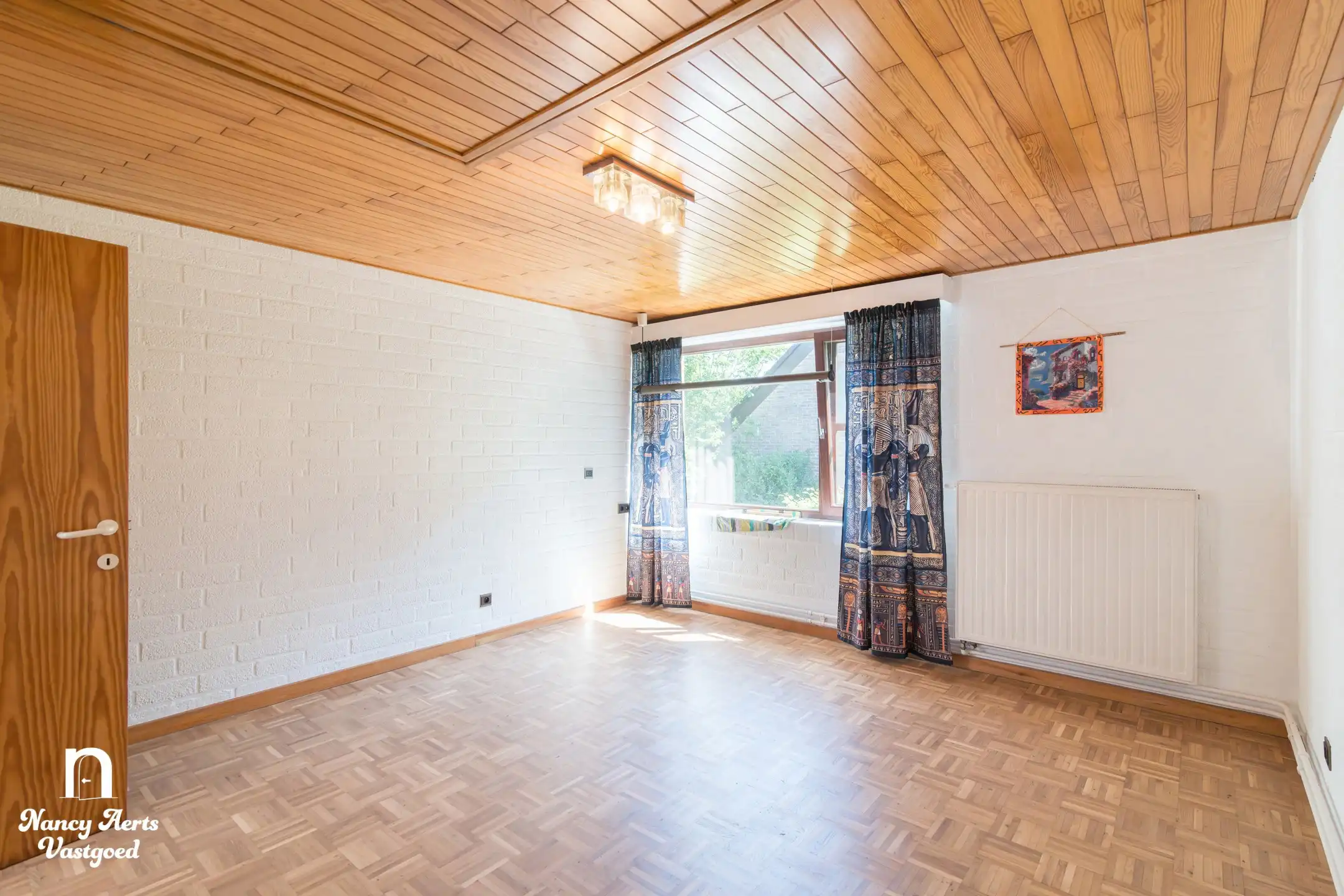 Unieke gezinswoning met praktijkruimte en veel potentieel foto 29