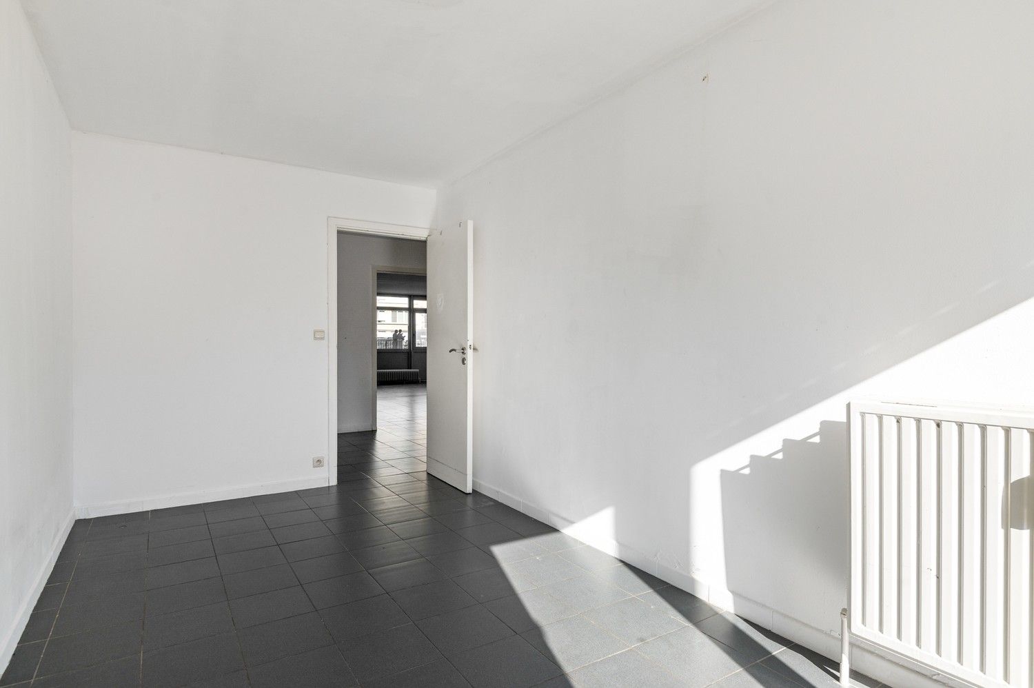 Ruim gelijkvloers appartement met 3 slaapkamers en terras in Deurne! foto 10