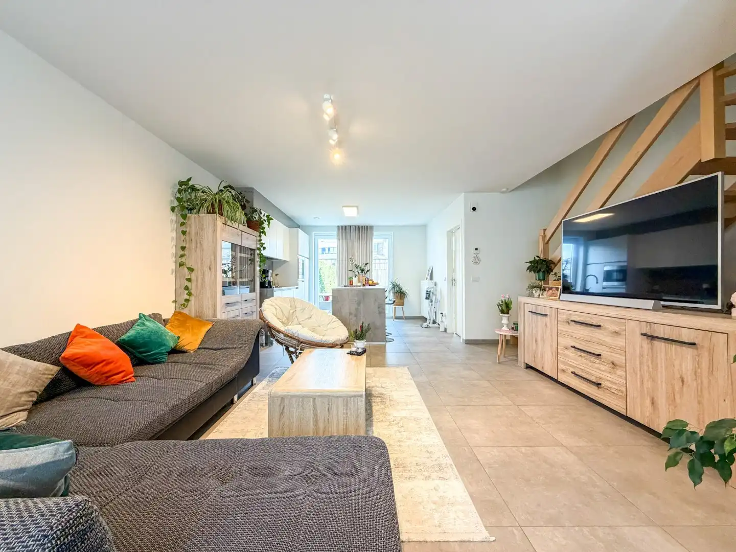 Instapklare rijwoning met 3 slpk, garage en tuin, Roeselare foto 3