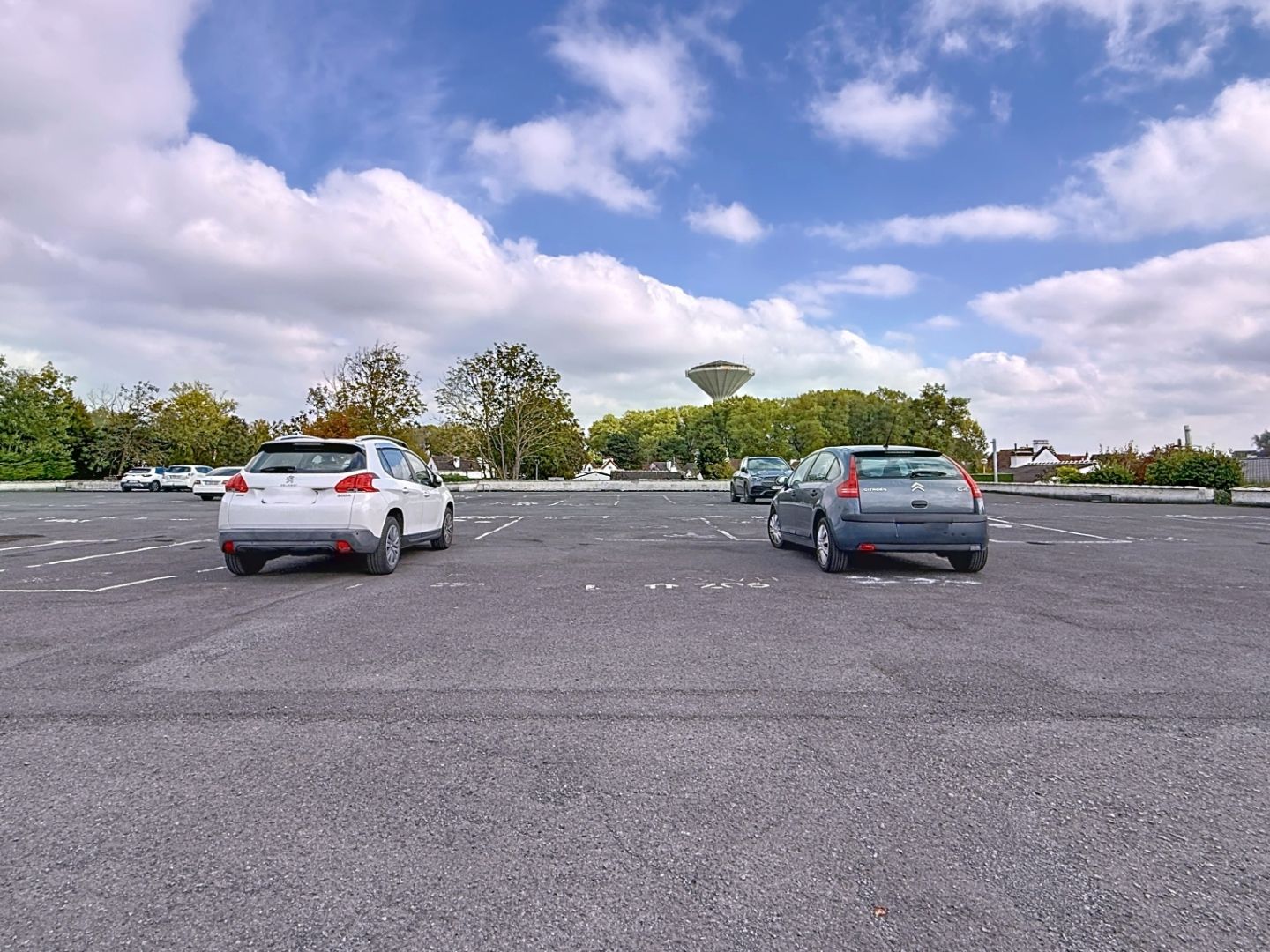 Vakantiewoning met parking en garage nabij zee & duinen foto 14