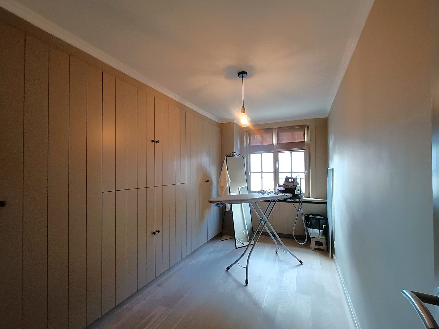 Gerenoveerde woning met garage in het centrum van Heist. foto 23