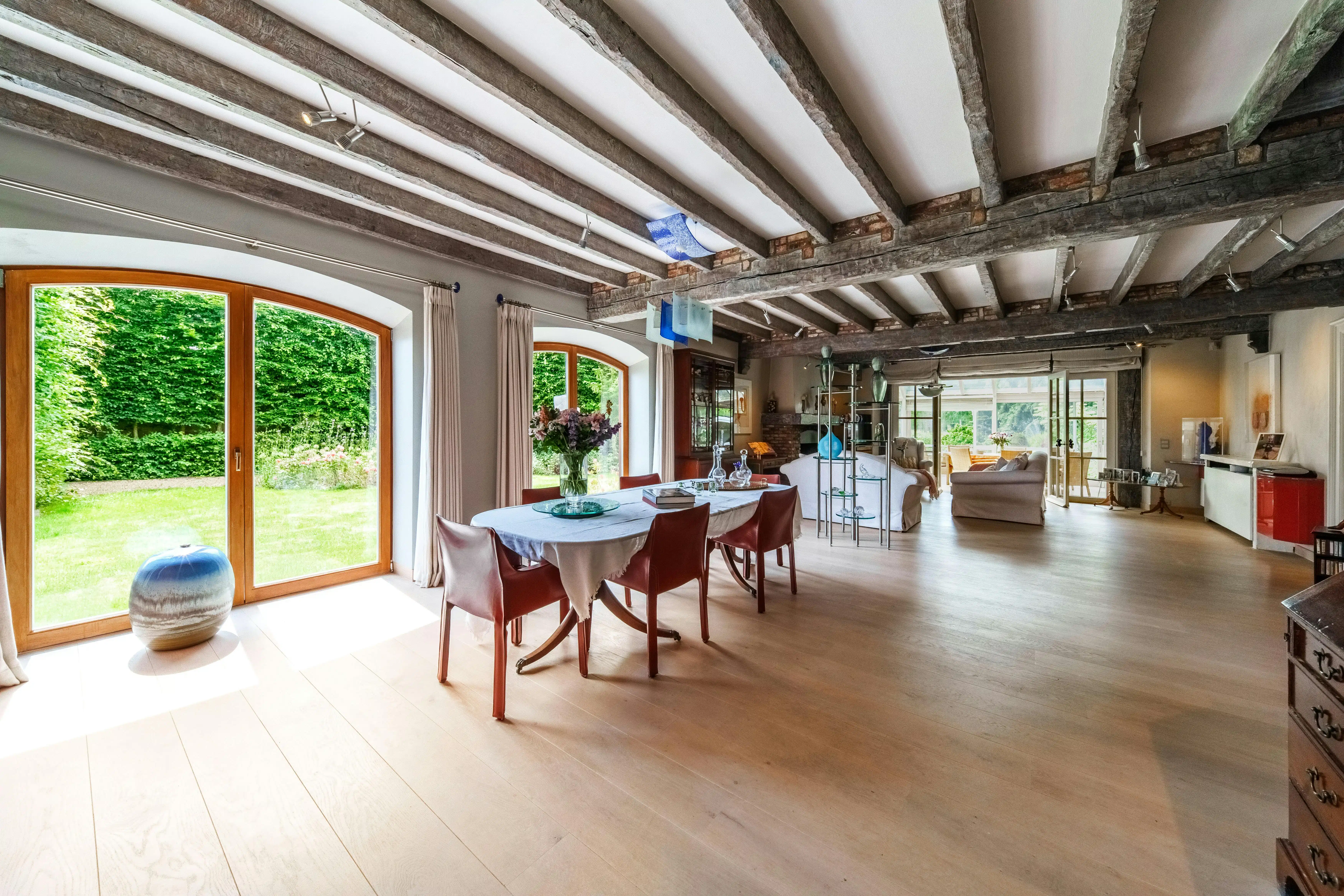 Unieke villa met handelsruimte in Tielt foto 17