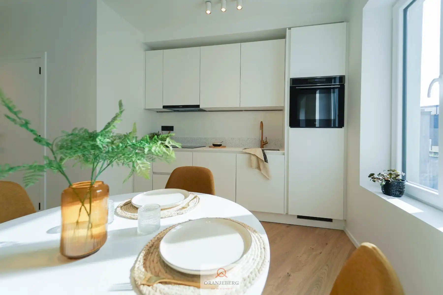 Gerenoveerd, energiezuinig 2 slpk appartement met terras! foto 9