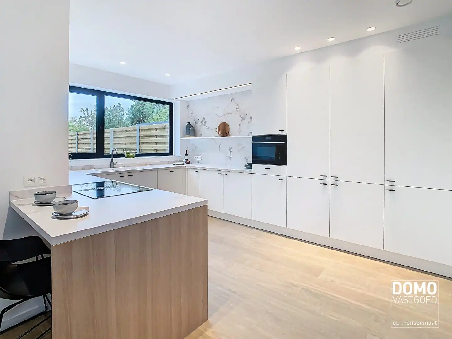 TOTAAL gerenoveerde woning in het centrum van Kermt - Verkoop onder registratierechten!!! foto 4