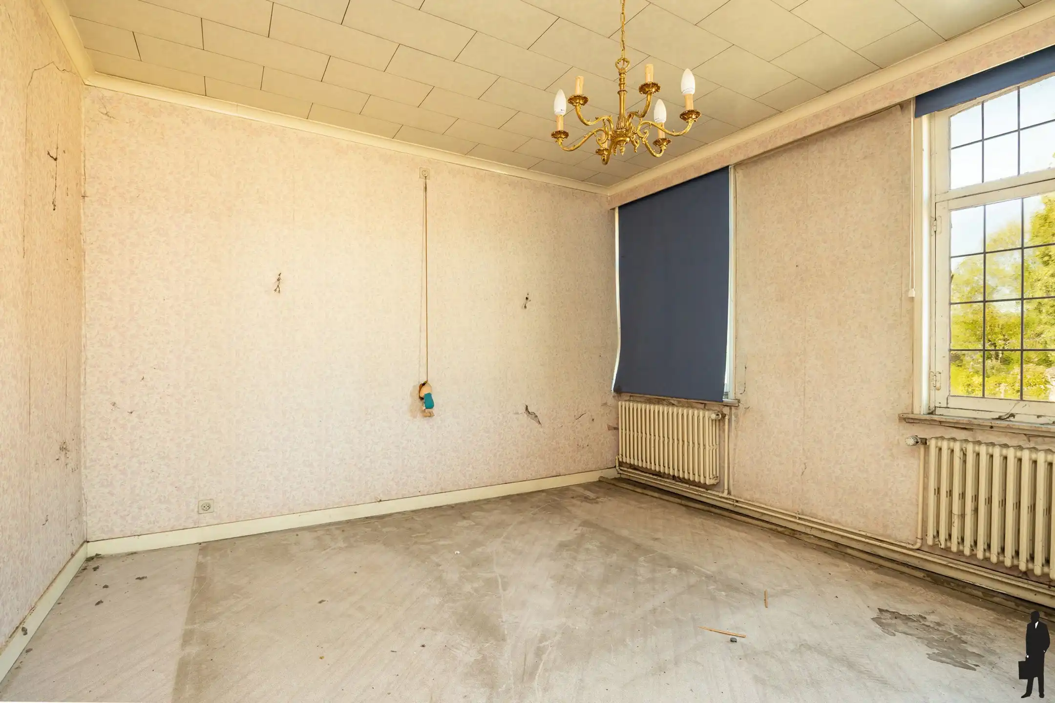 Te renoveren ruime woning met werkplaats foto 11