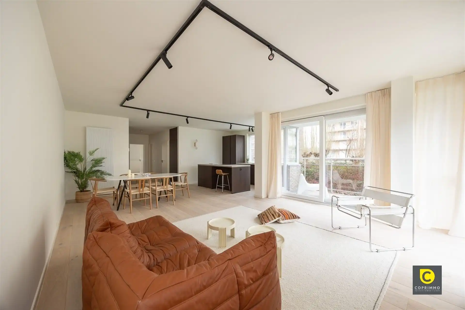 Prachtig gerenoveerd appartement!  foto {{pictureIndex}}