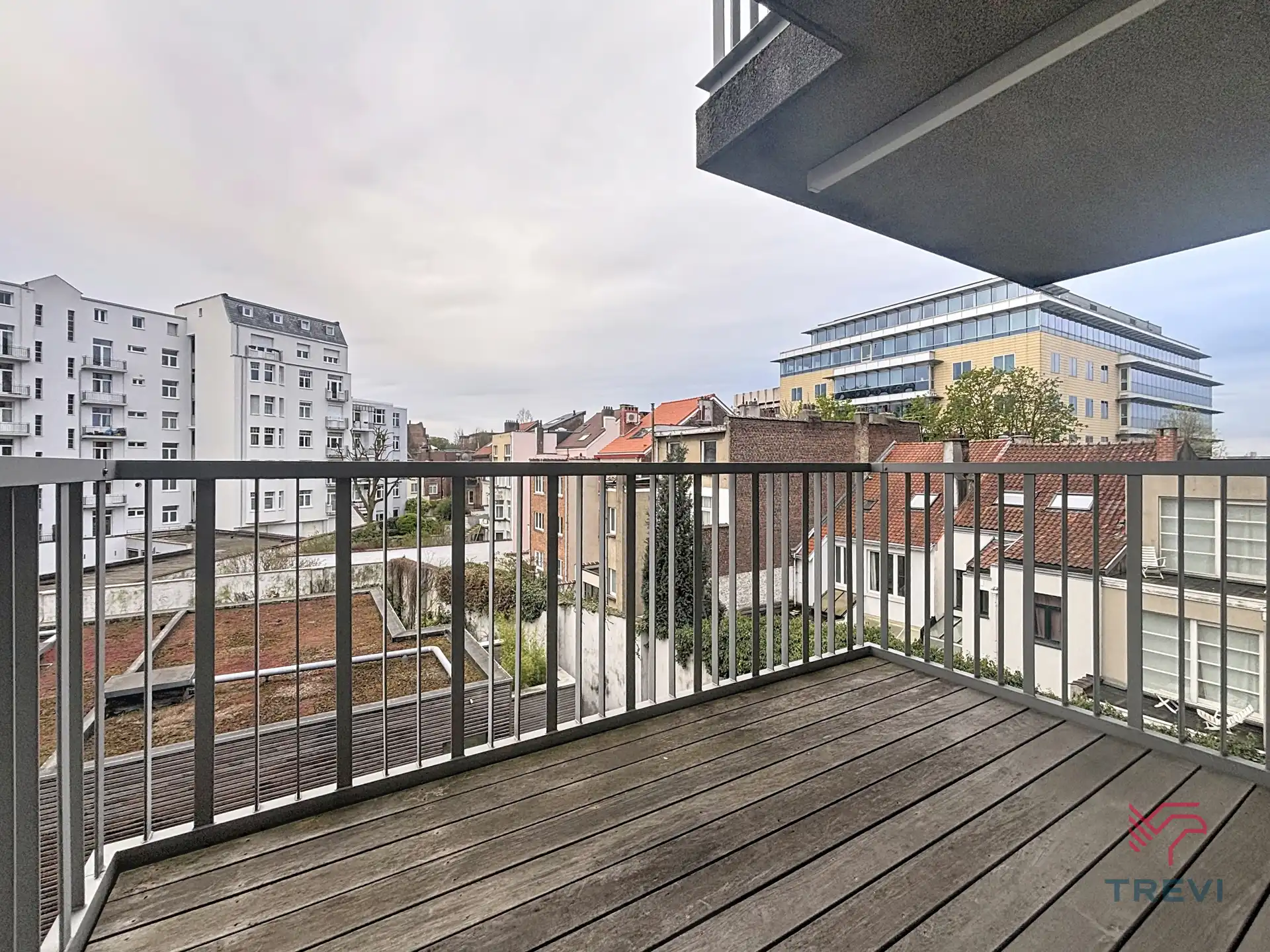 Mooi appartement met 2 slpkmrs + terrassen + parkeerplaats foto 3