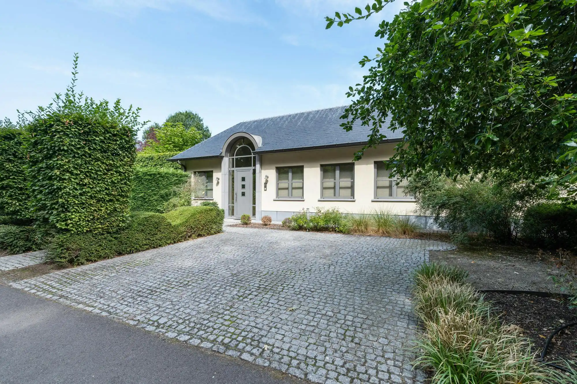 Exclusieve villa met praktijkruimte op toplocatie in Genk foto 29