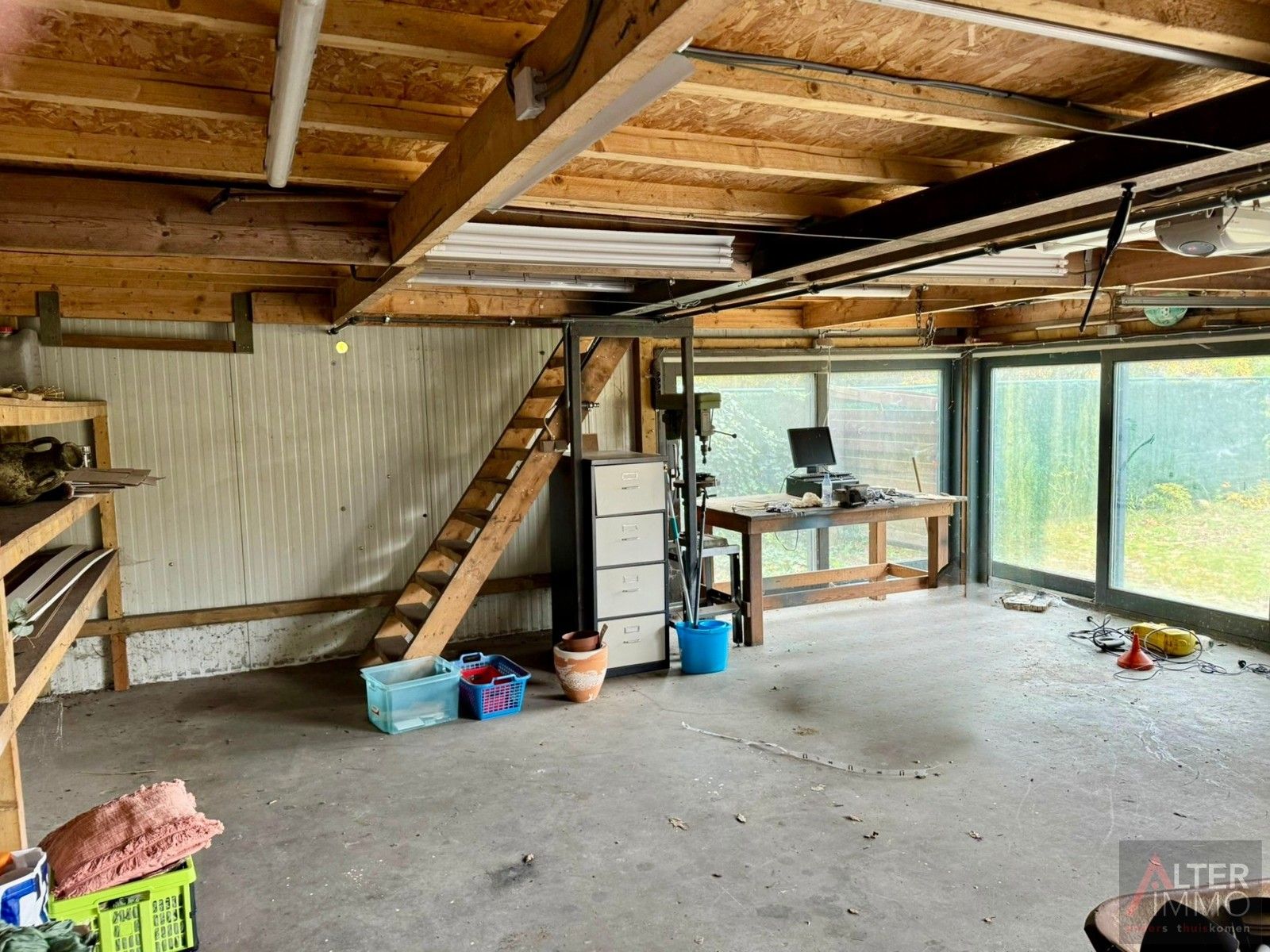 Halfvrijstaande woning, 3 slaapkamers op perceel van 8a 46ca met ruime loods en 3 garages! foto 19