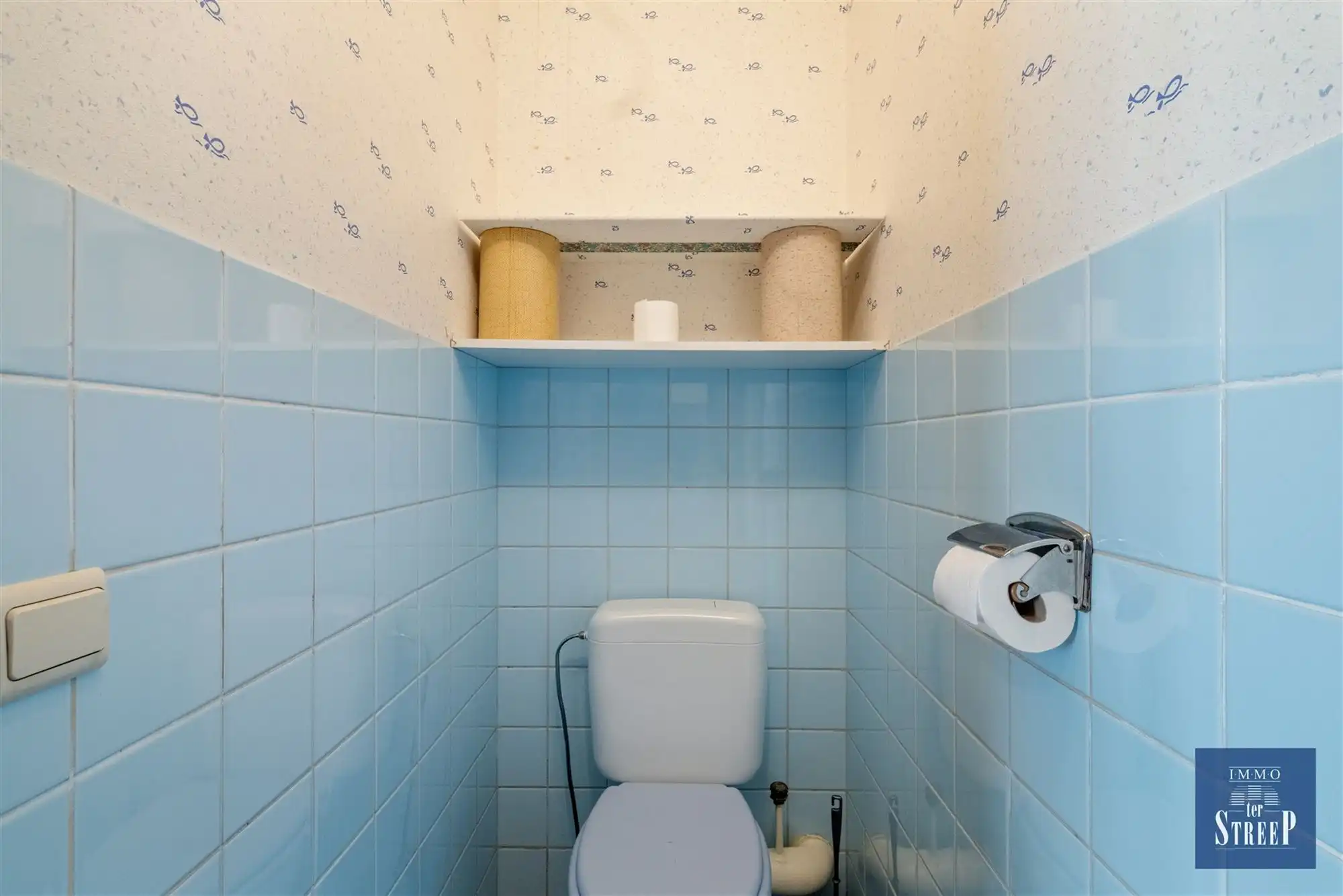 Lichtrijke studio met zijdelings zeezicht foto 11