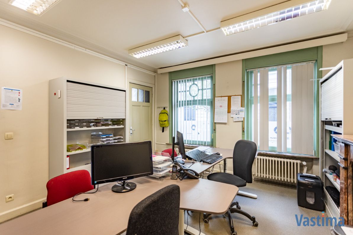 Uniek pand in hartje Aalst – voormalige school met tal van mogelijkheden foto 8
