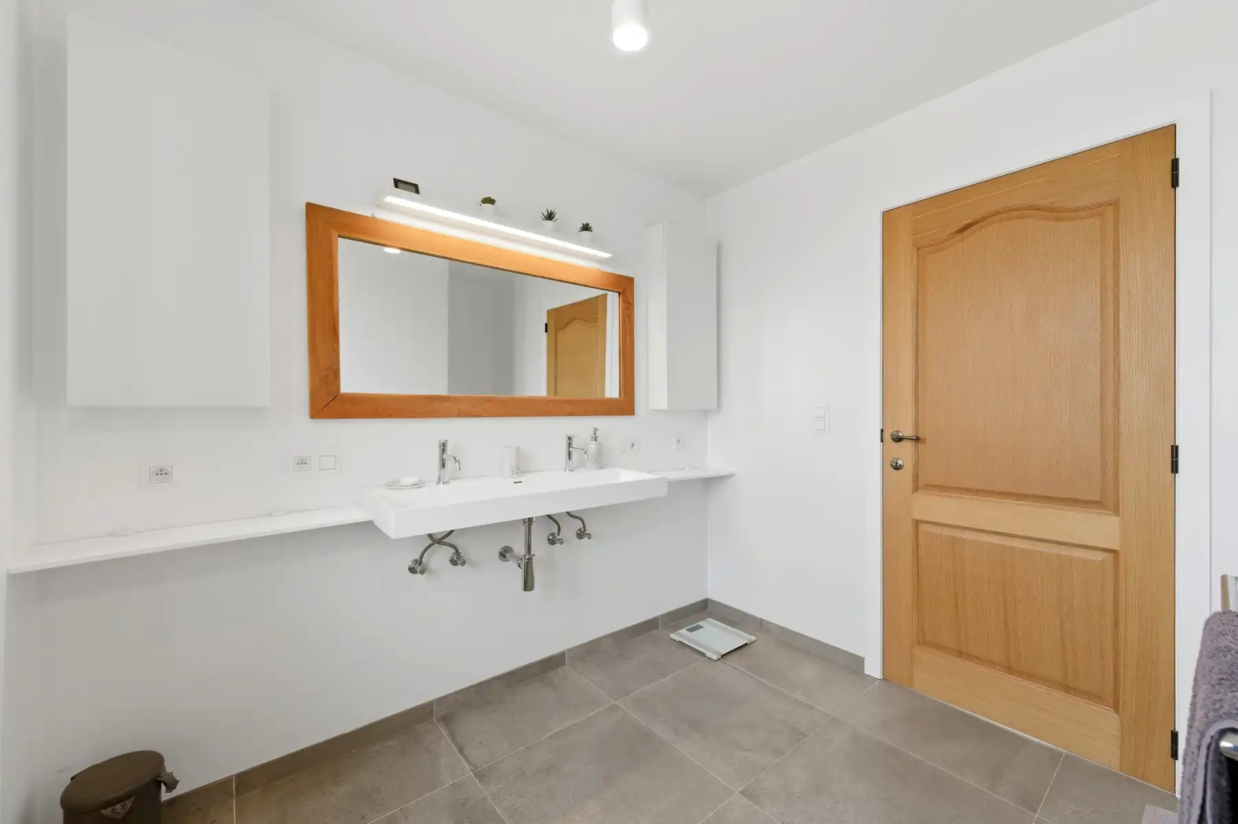 Recente vrijstaande woning in het centrum van RIJMENAM foto 16