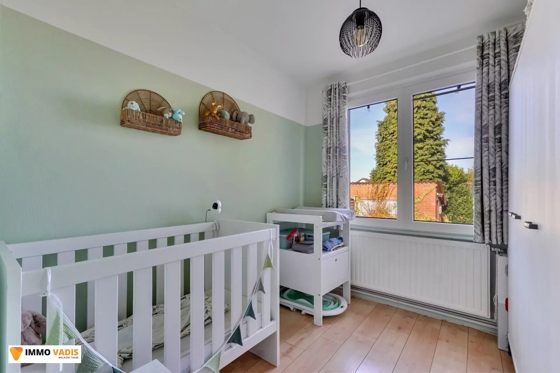 Uitstekend onderhouden HOB woning ,3slaapkamers en 2 garages foto 10