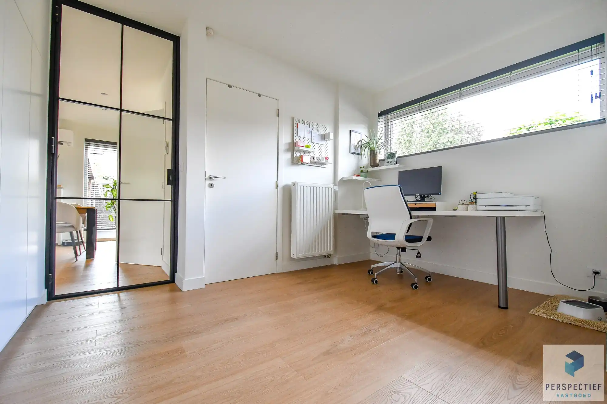 Moderne, veelzijdige gezinswoning met kantoorruimte en gezellige tuin foto 13