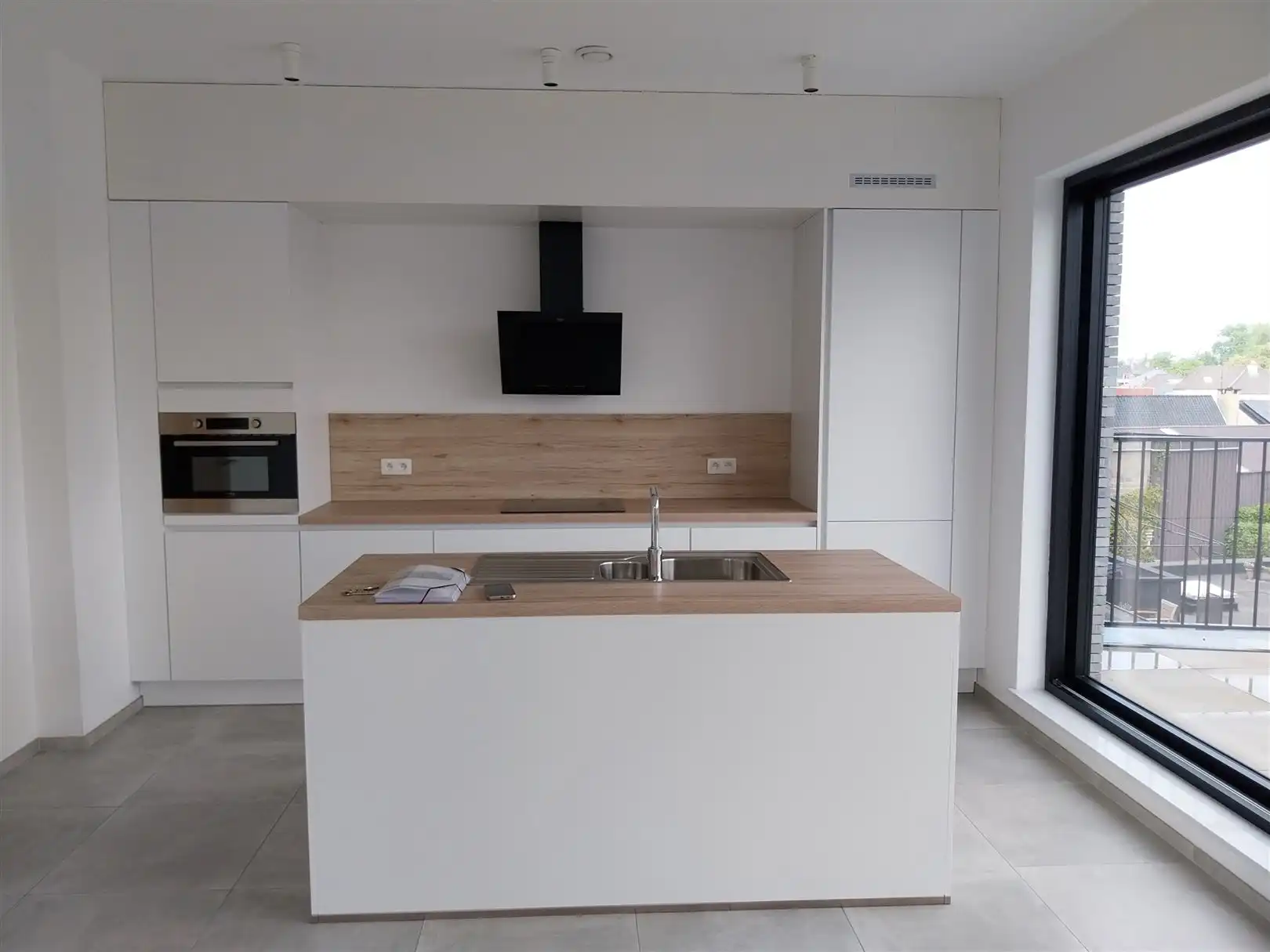 TE HUUR: Recent appartement met 2 slaapkamers te Wellen! foto 4