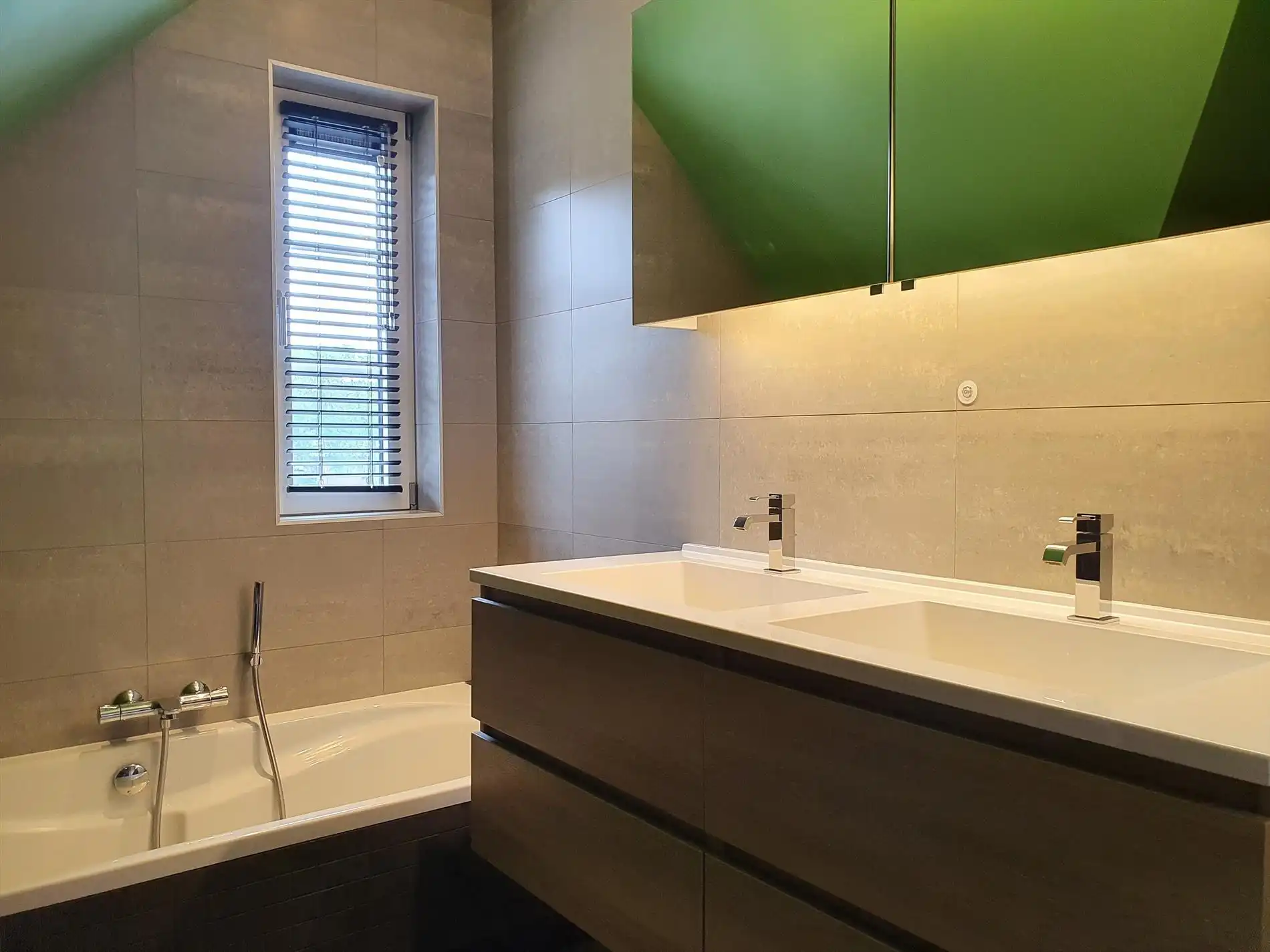 Appartement met 2 slaapkamers, ruim terras en autostaanplaats te OLV Olen ! foto 15