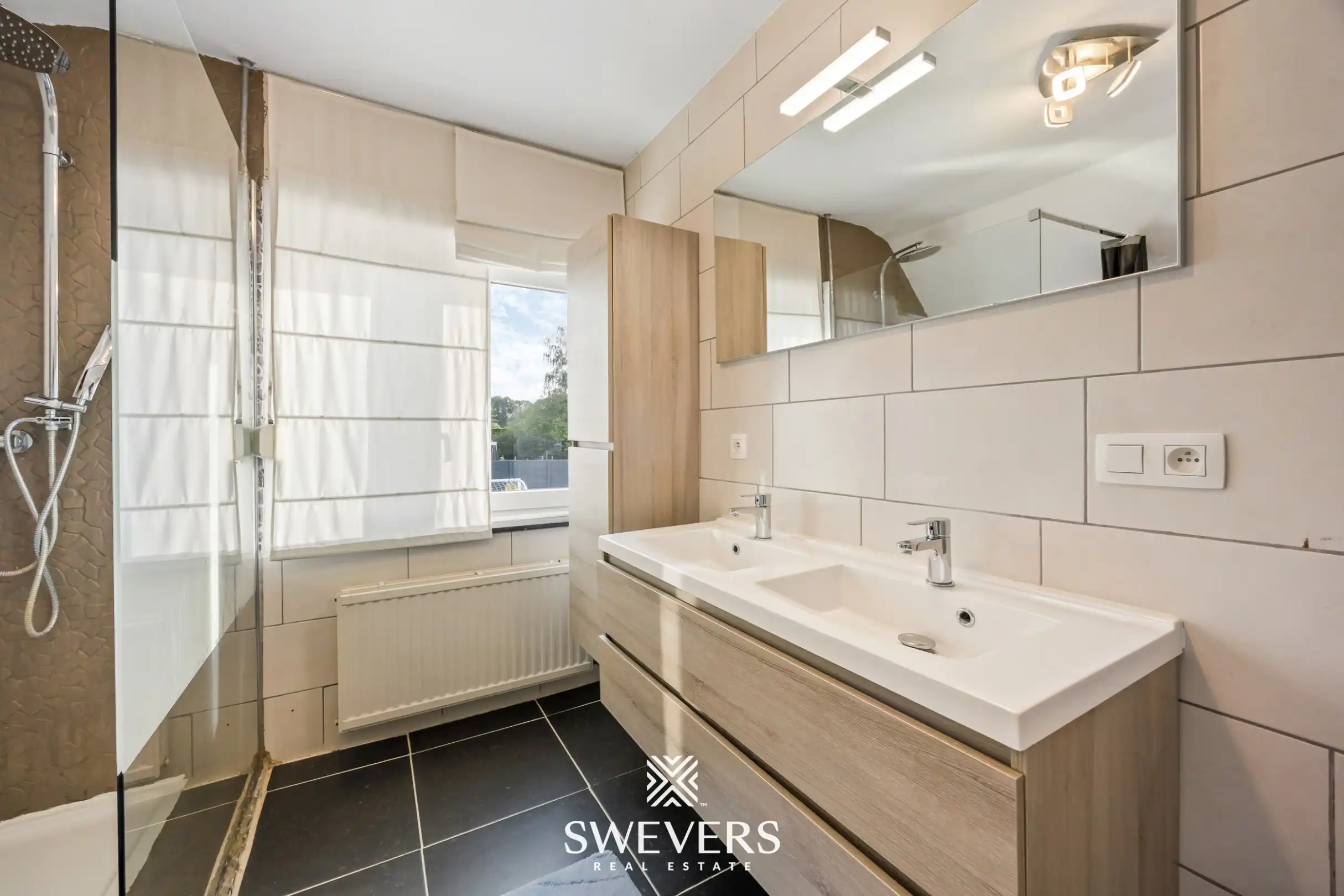 Doordacht gerenoveerde woning met ruime tuin, garage en uitbreidingsmogelijkheden in Nieuwerkerken foto 18