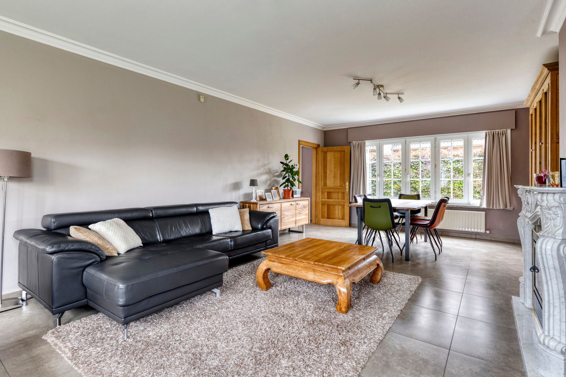 Perfect onderhouden villa met 4 slaapkamers, garage en tuin foto 3