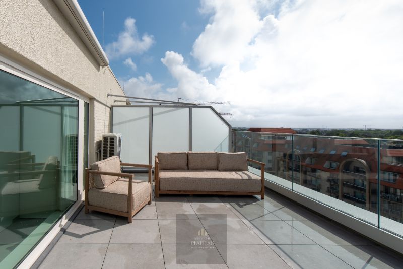 Volledig vernieuwde instapklare dakstudio met groot zonneterras & magnifiek uitzicht! foto 3