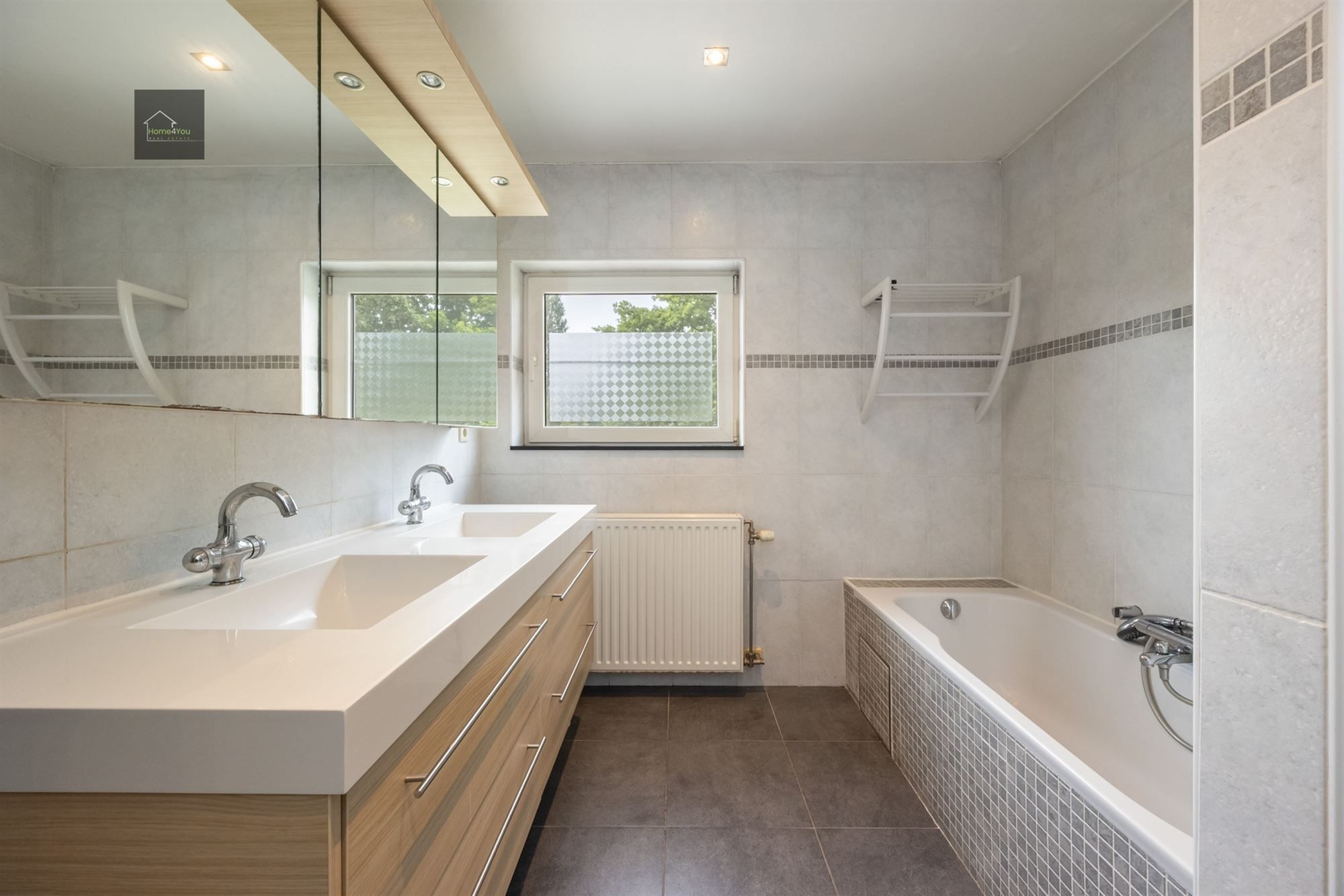 Instapklare gezinswoning met 4 slaapkamers en zuid tuin foto 15