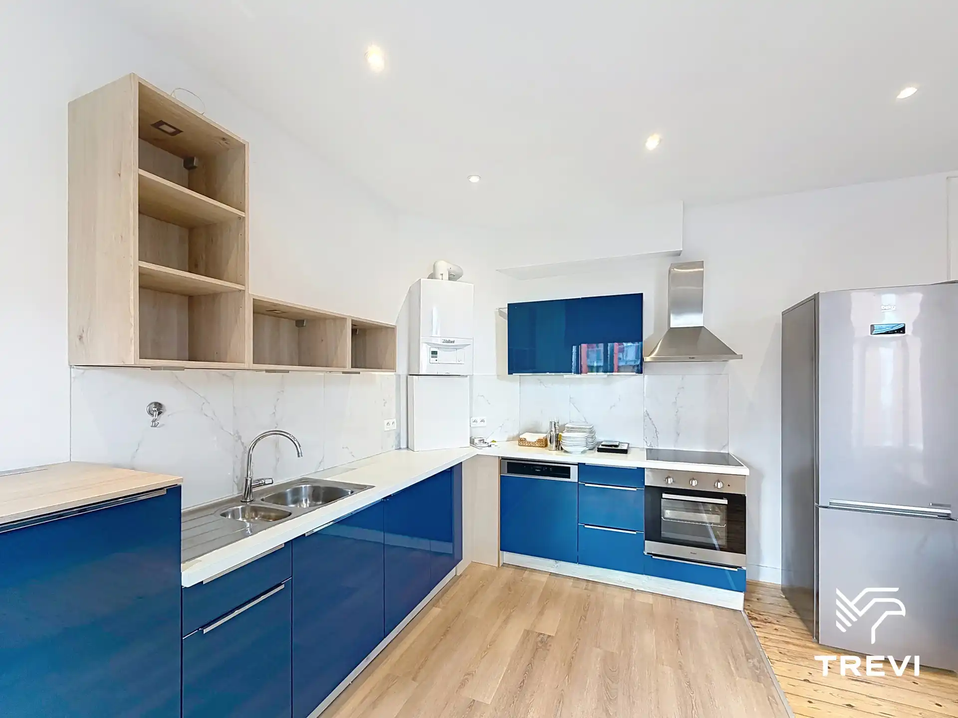 Charmant, onlangs gerenoveerd appartement met 2 slaapkamers foto 9