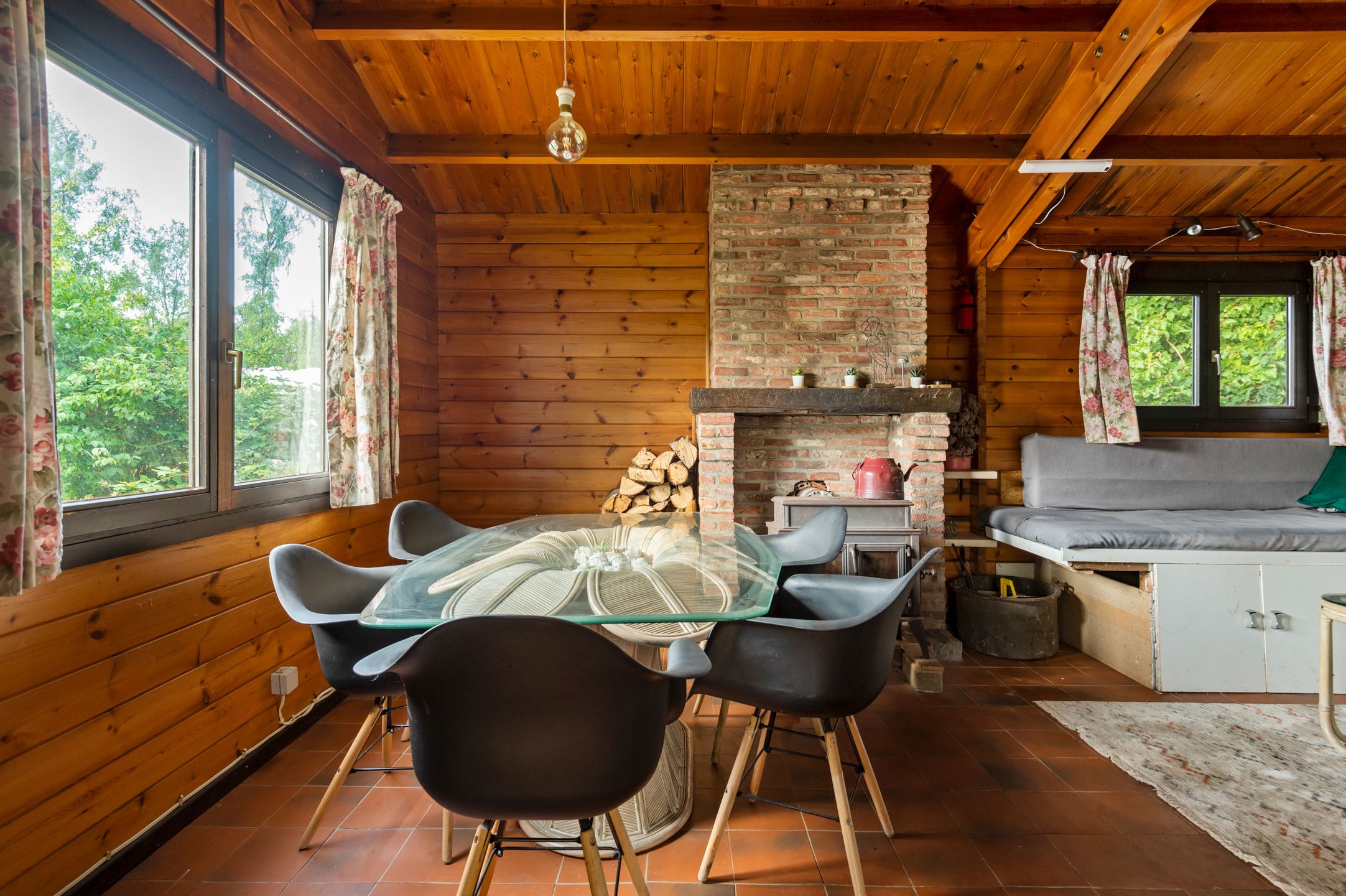 Chalet met 2 slpks op 2.710 m² recreatiegrond in Vorselaar. foto 6