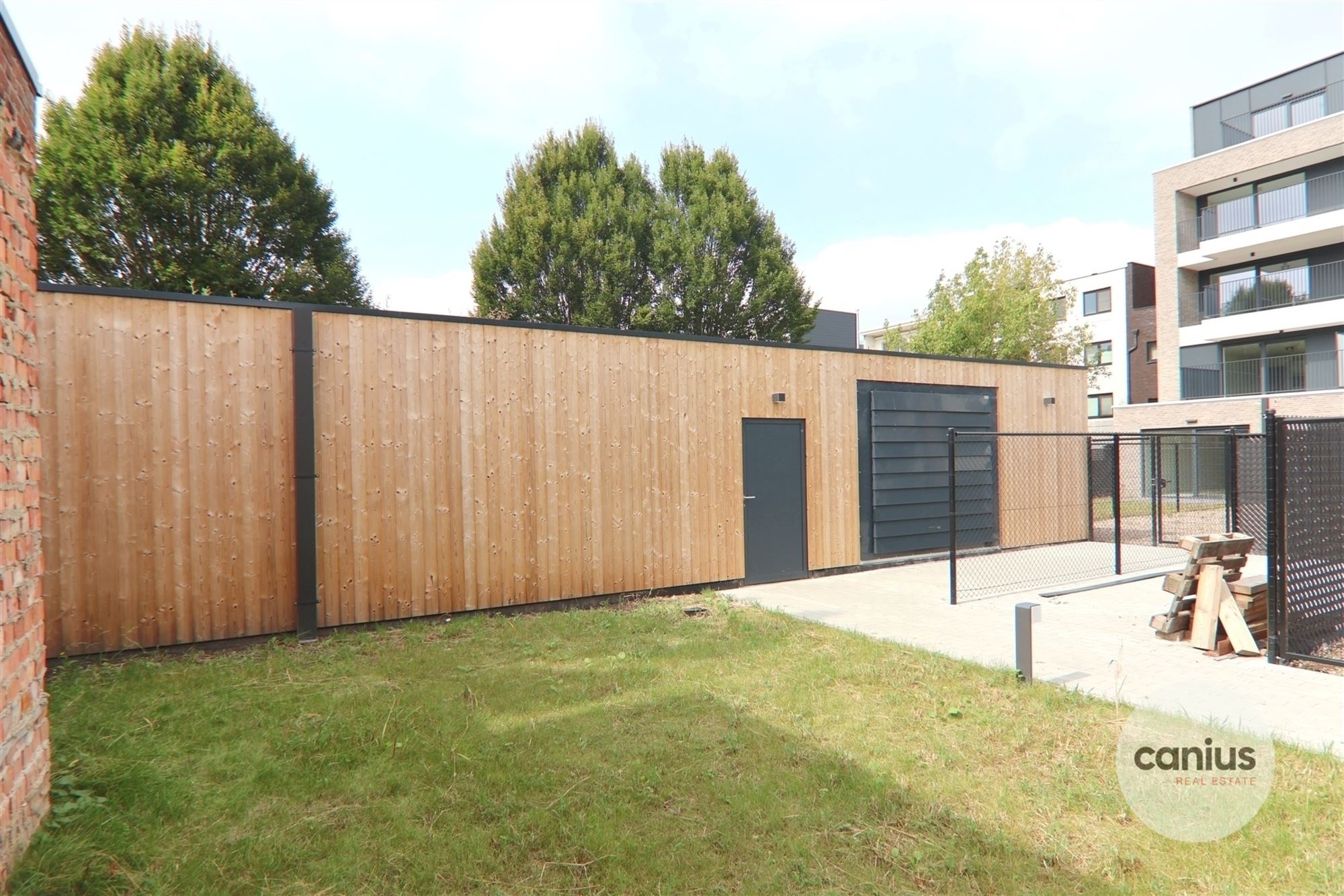 GESCHILDERD NIEUWBOUWAPP. IN HARTJE HASSELT MET 3 SLKS + TERRAS, TUIN & PARKING foto 14