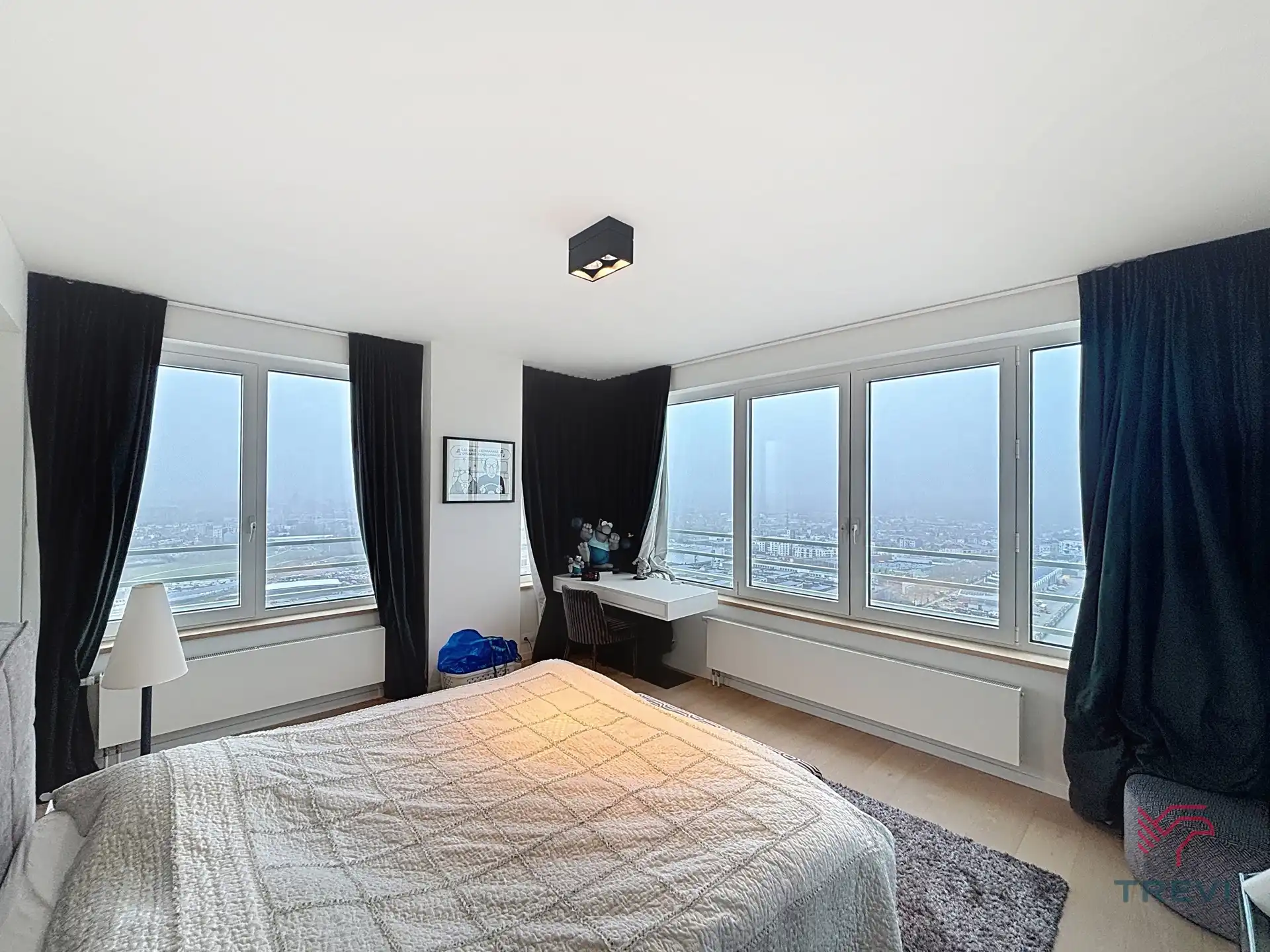 UP-SITE 27E VERDIEPING, 3 SLAAPKAMER FLAT VAN ± 219M². foto 14