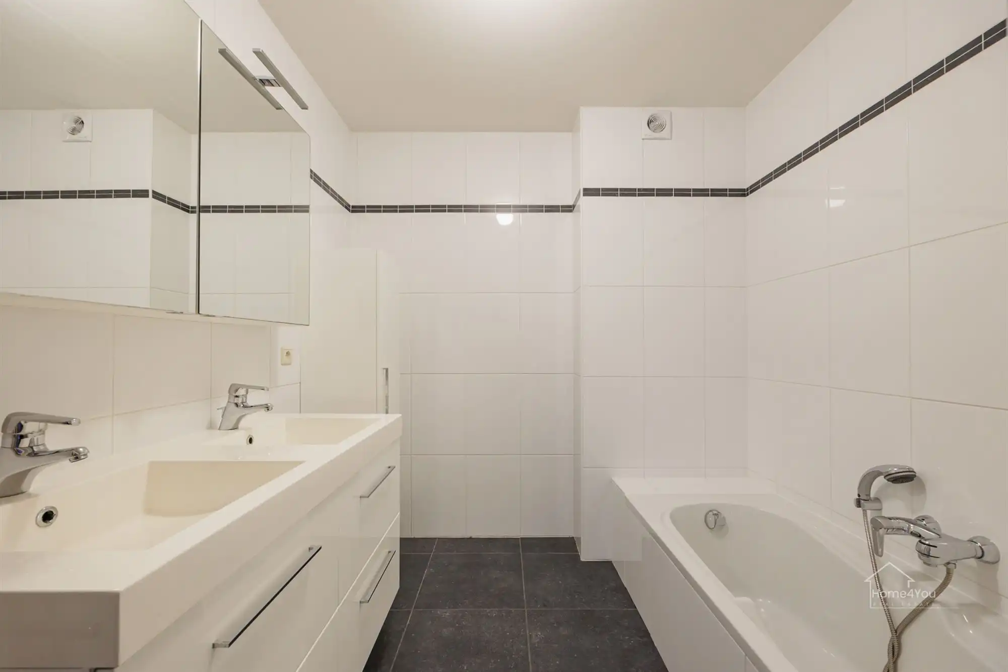 Ruim instapklaar appartement met garagebox foto 11