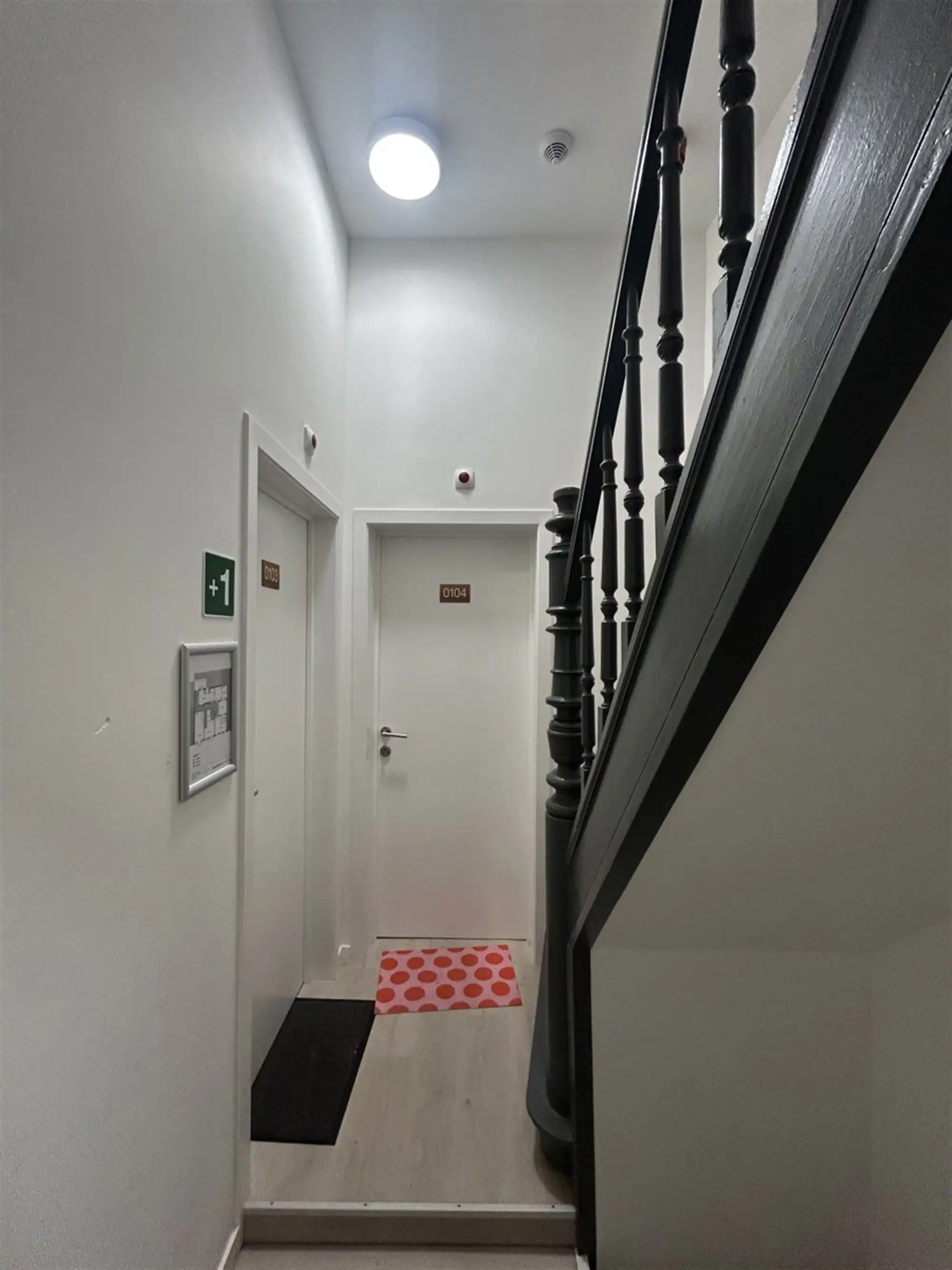 Ruime kamer privatief sanitair Leuven foto 3