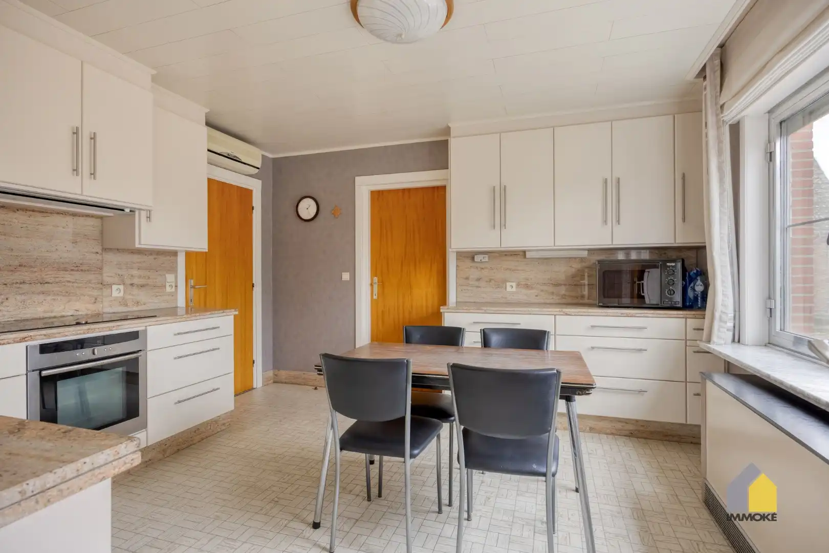 Neeroeteren: Op te frissen, vrijstaande woning op 8 a 53 ca met 5 slpks. foto 8