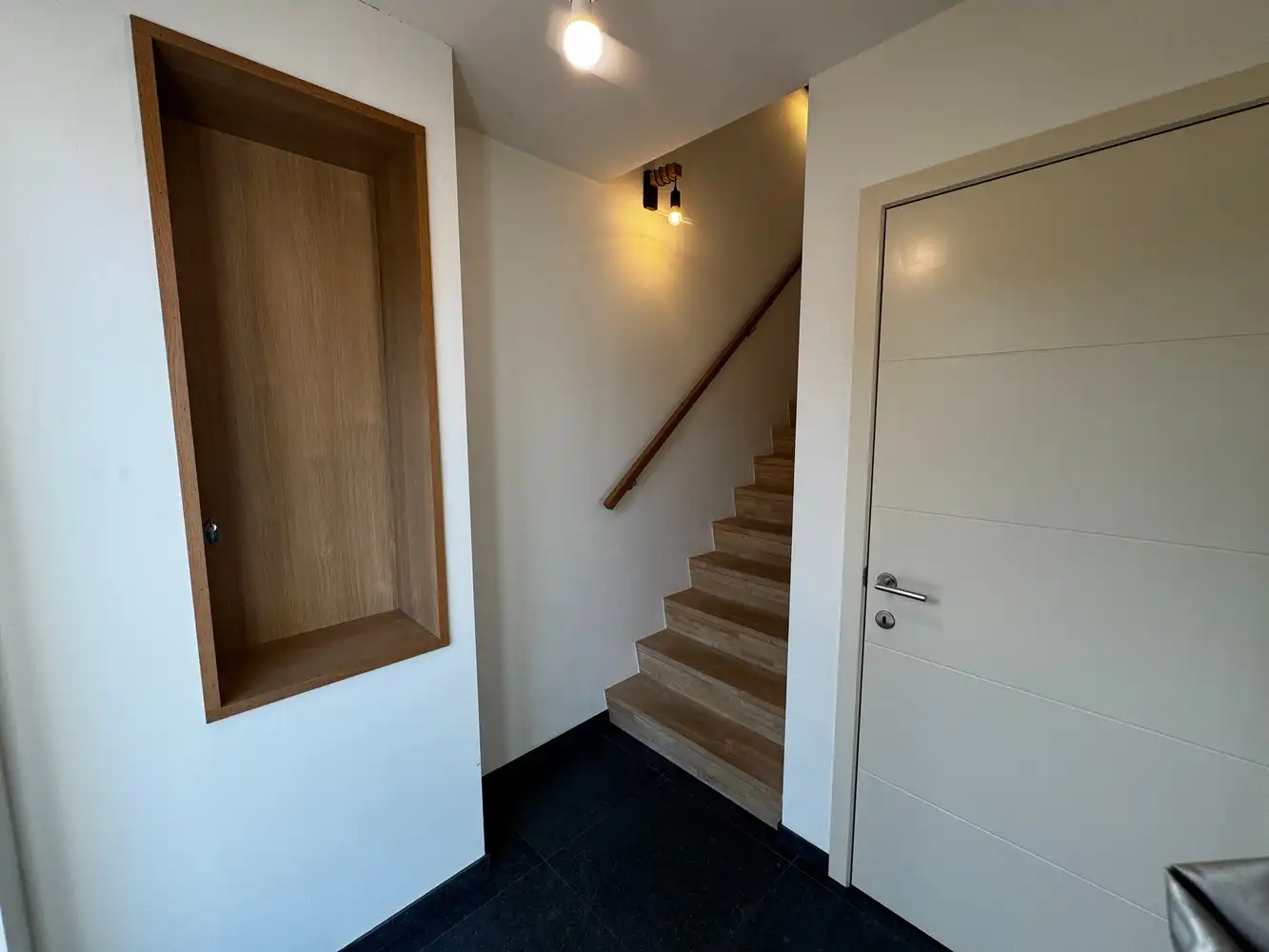 Parel in Wiemesmeer: ruime woning met tuin, licht en topafwerking foto 8