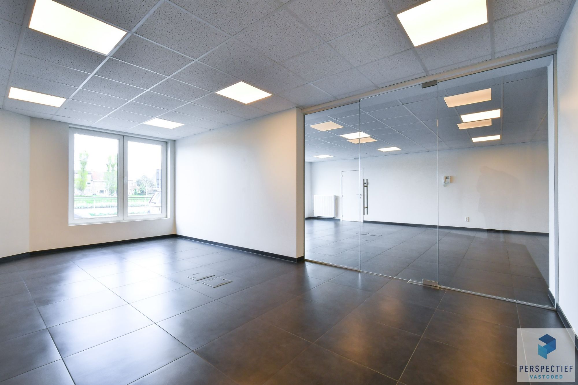 Goed gelegen GROOT HANDELSPAND (144m²) aan het kanaal vlakbij Scheepsdale foto 4