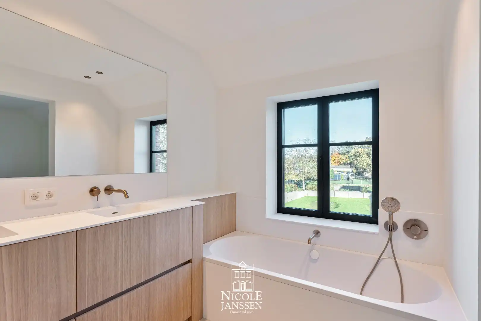 Nieuwbouwwoning van 194m² foto 13