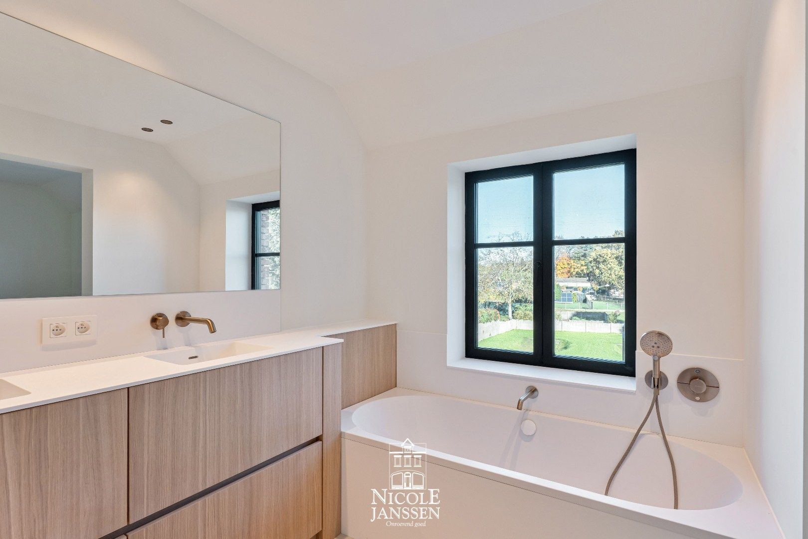 Nieuwbouwwoning van 194m² foto 13