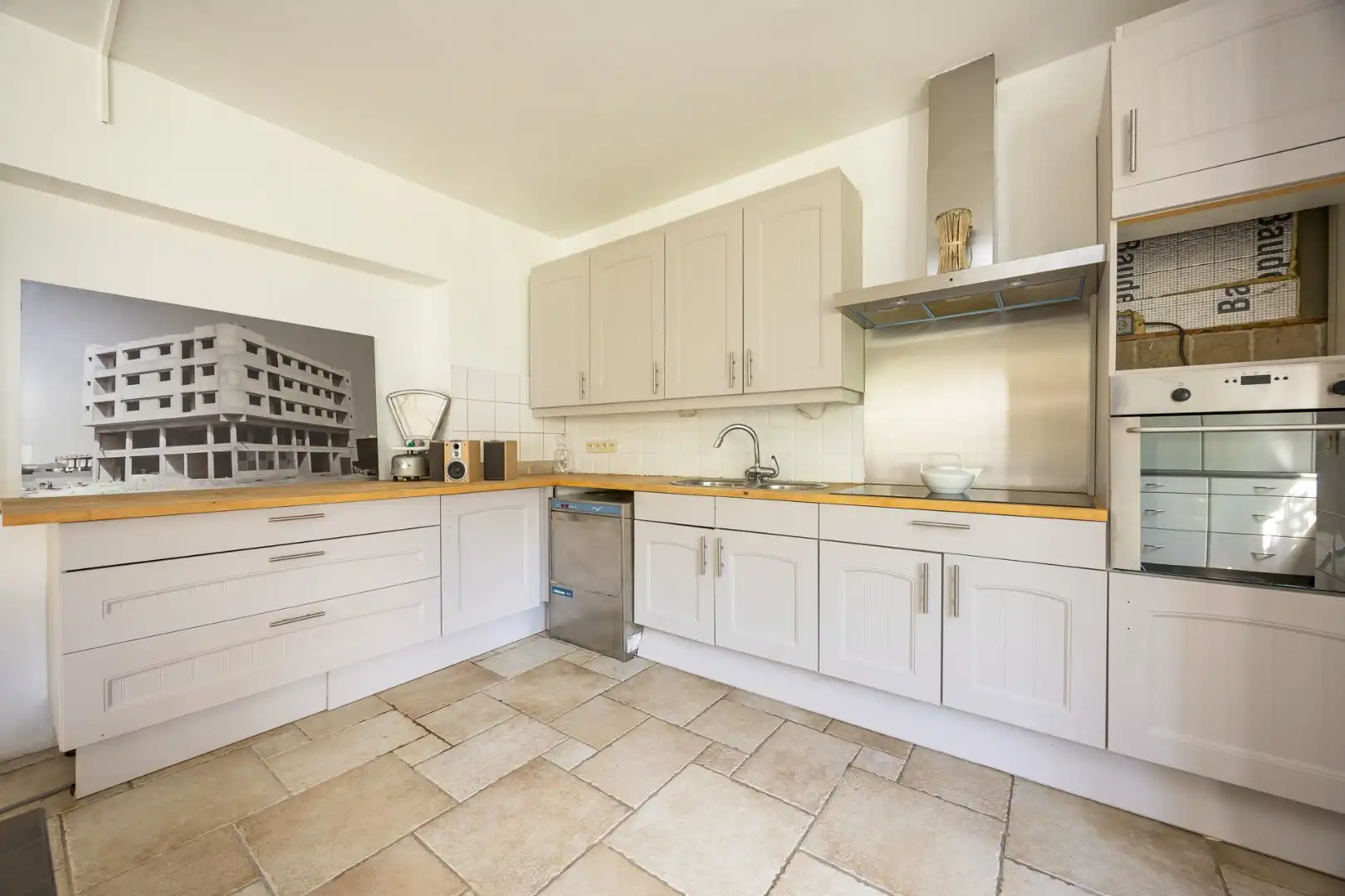 Zeer ruime woning (8 slpk + 8 badkamers) op een perceel van ca. 1.522 m² te Wijnegem/grens Schilde foto 11