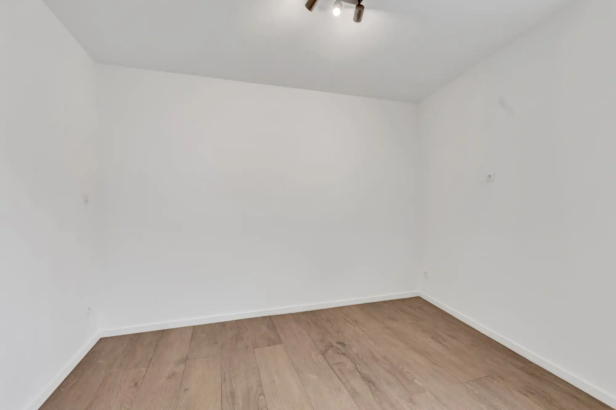 Volledig gerenoveerd appartement met 2 slpks en ruim terras foto 13