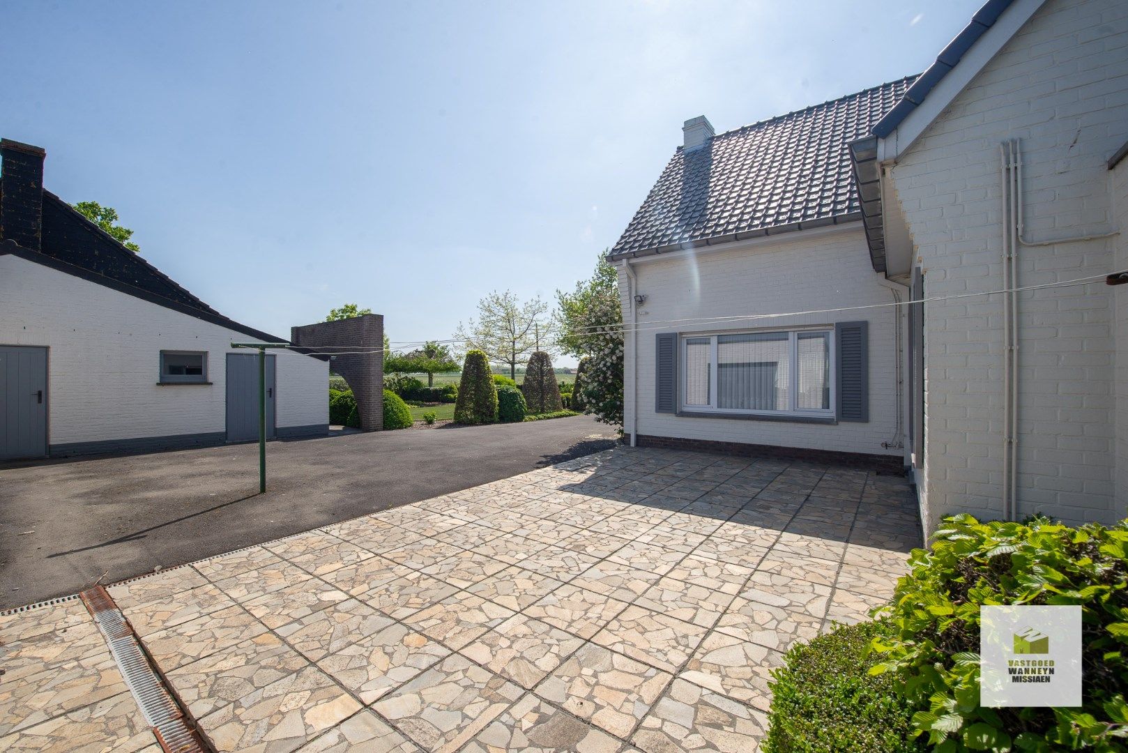 Te renoveren woning met kantoor/toonzaal met grote parking  foto 5