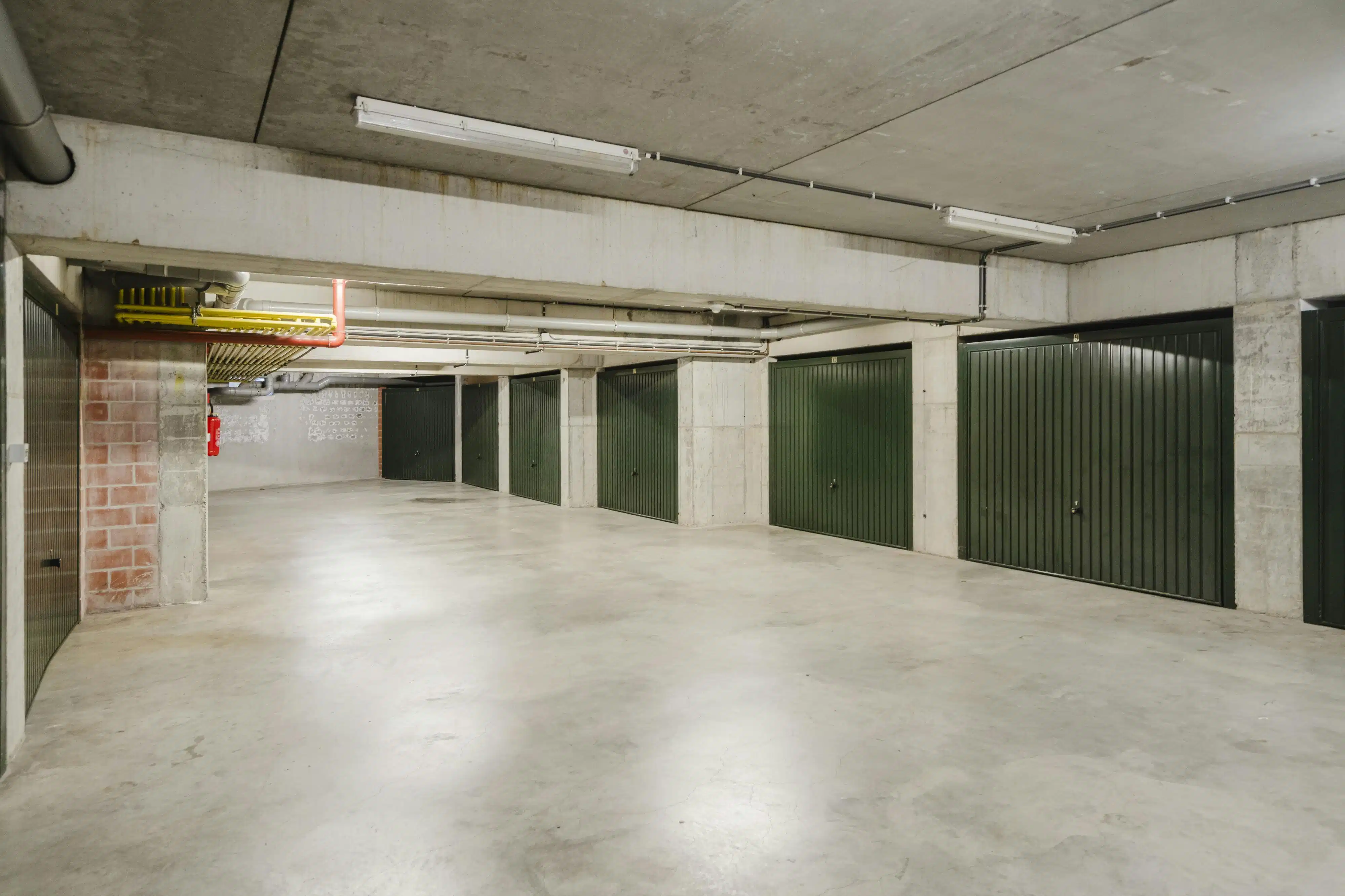 Ruim 3-slpk app. met garage in hartje Kortrijk foto 18