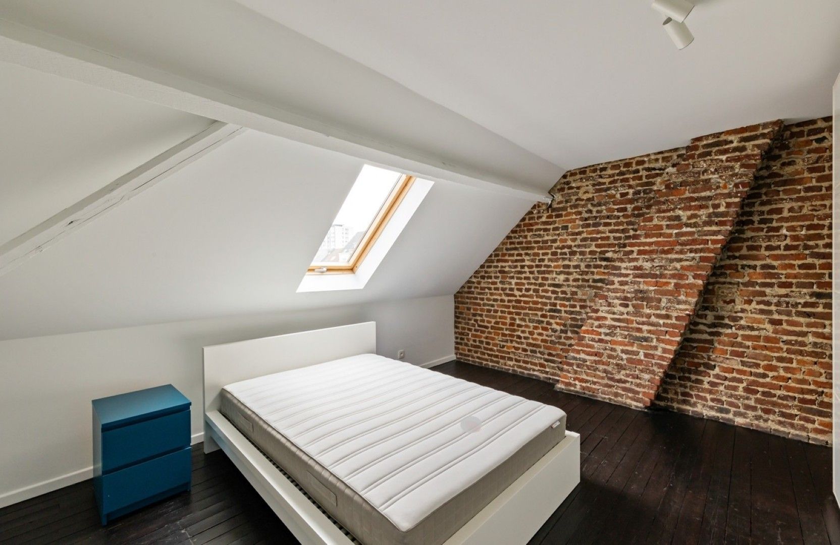 SUBLIEM GERENOVEERDE HERENWONING MET DUBBELE GARAGE.  foto 33