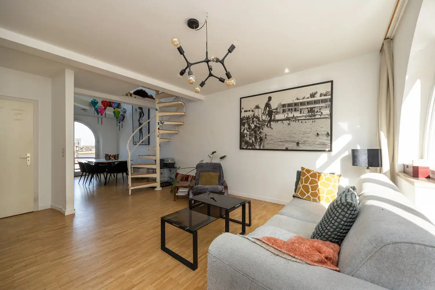 Lichtrijk wonen in het historische centrum van Antwerpen, met Scheldezicht vanuit de leefruimte! foto 4