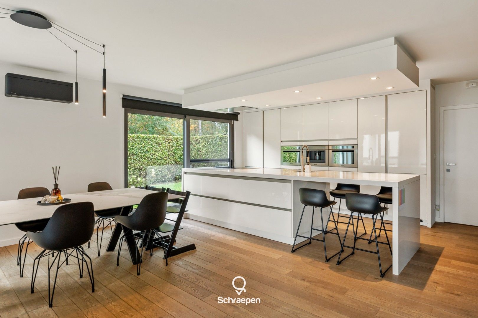 Hoogwaardig afgewerkte gezinswoning (232 m²) op zuidelijk georiënteerd perceel van circa 7 are! foto 3