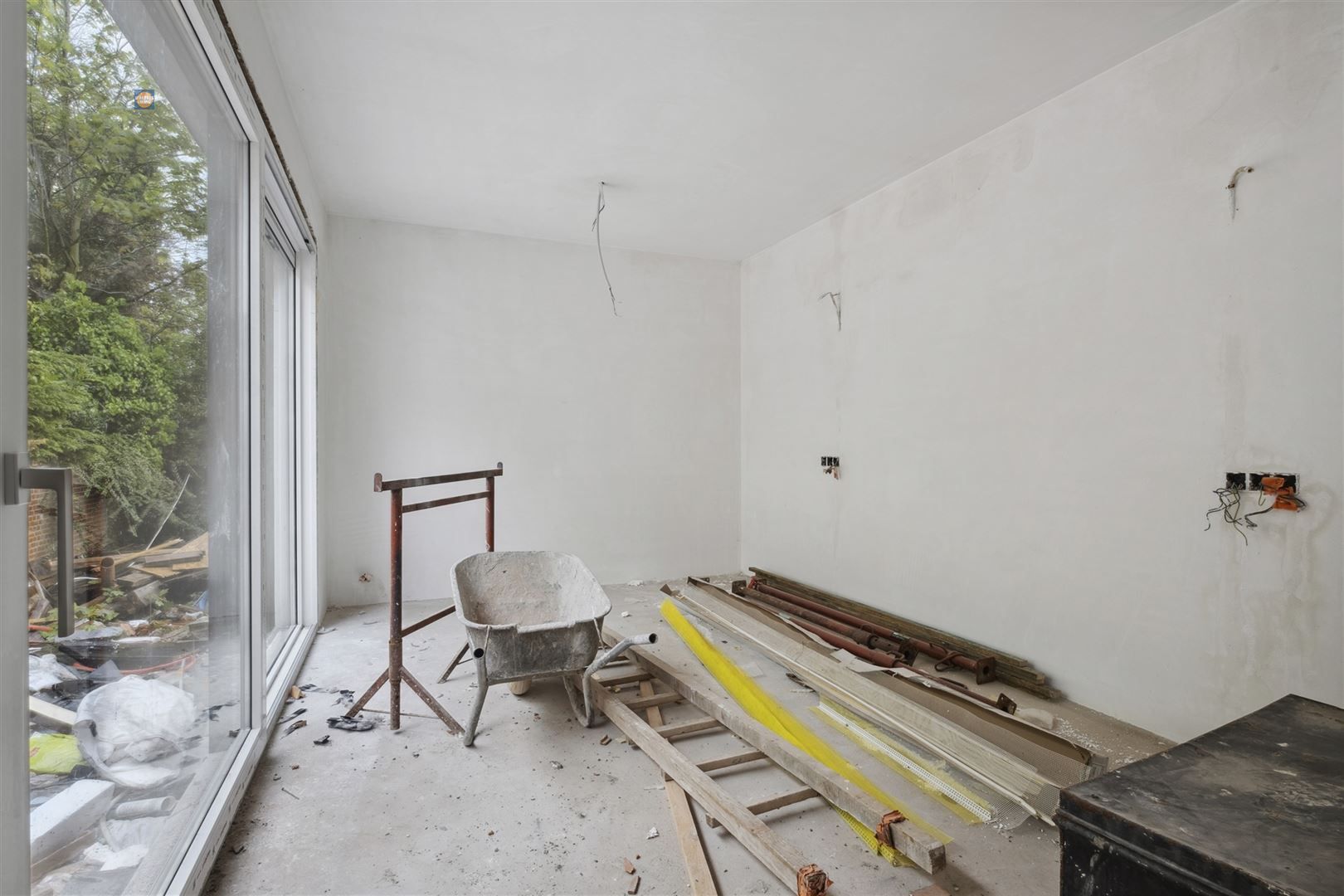 Modern gelijkvloersappartement met terras en tuin foto 10