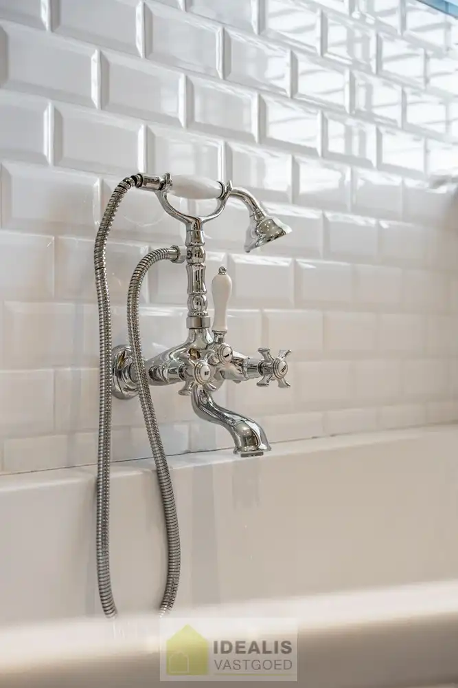 IDEALIS VASTGOED – Goed onderhouden en aangename gelijkvloerse woning met 2 slaapkamers op een prachtig, ruim en uiterst breed perceel foto 24