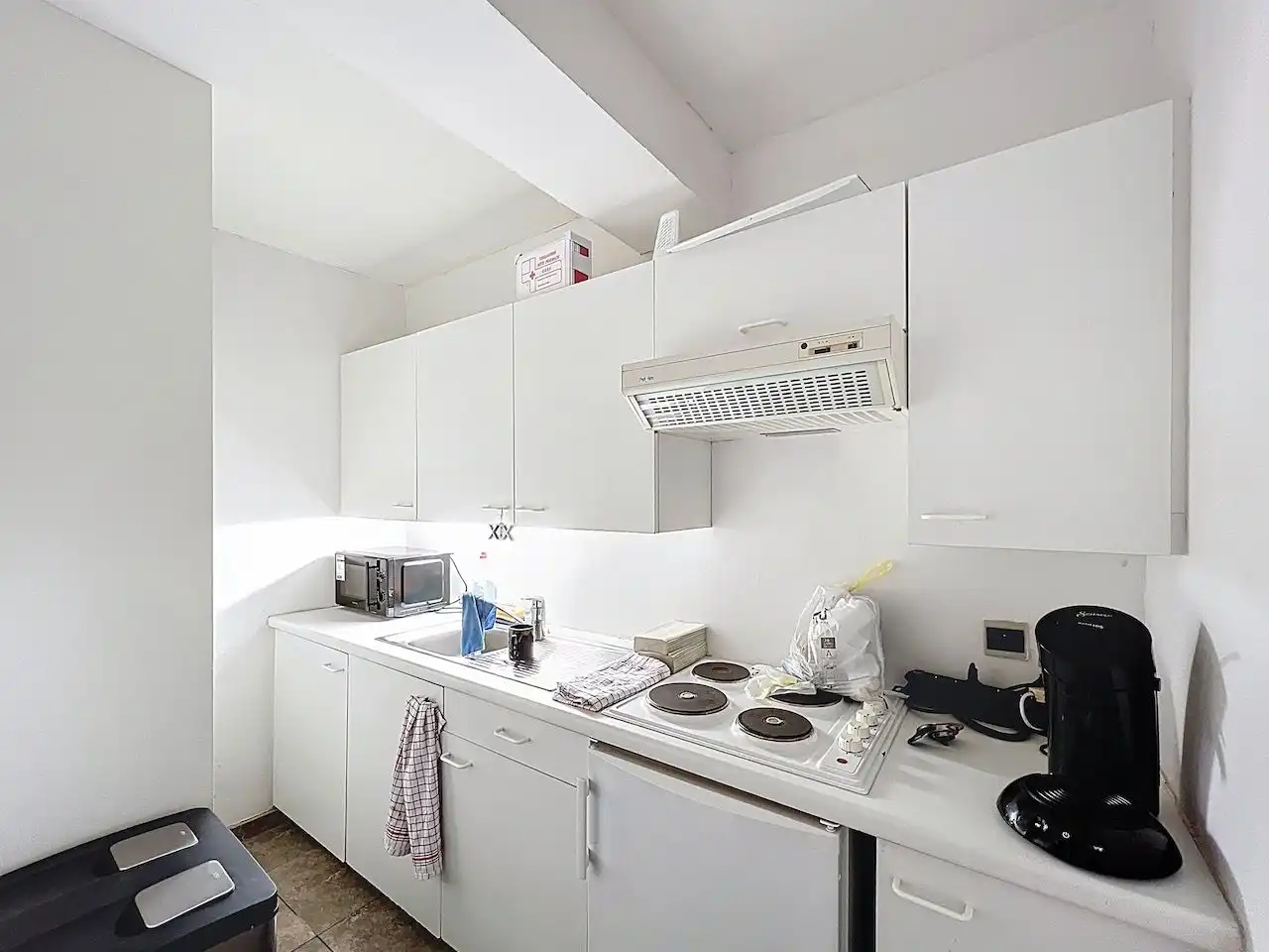 Uiterst commercieel gelegen handelsruimte. Geschikt voor de meeste handel. foto 9