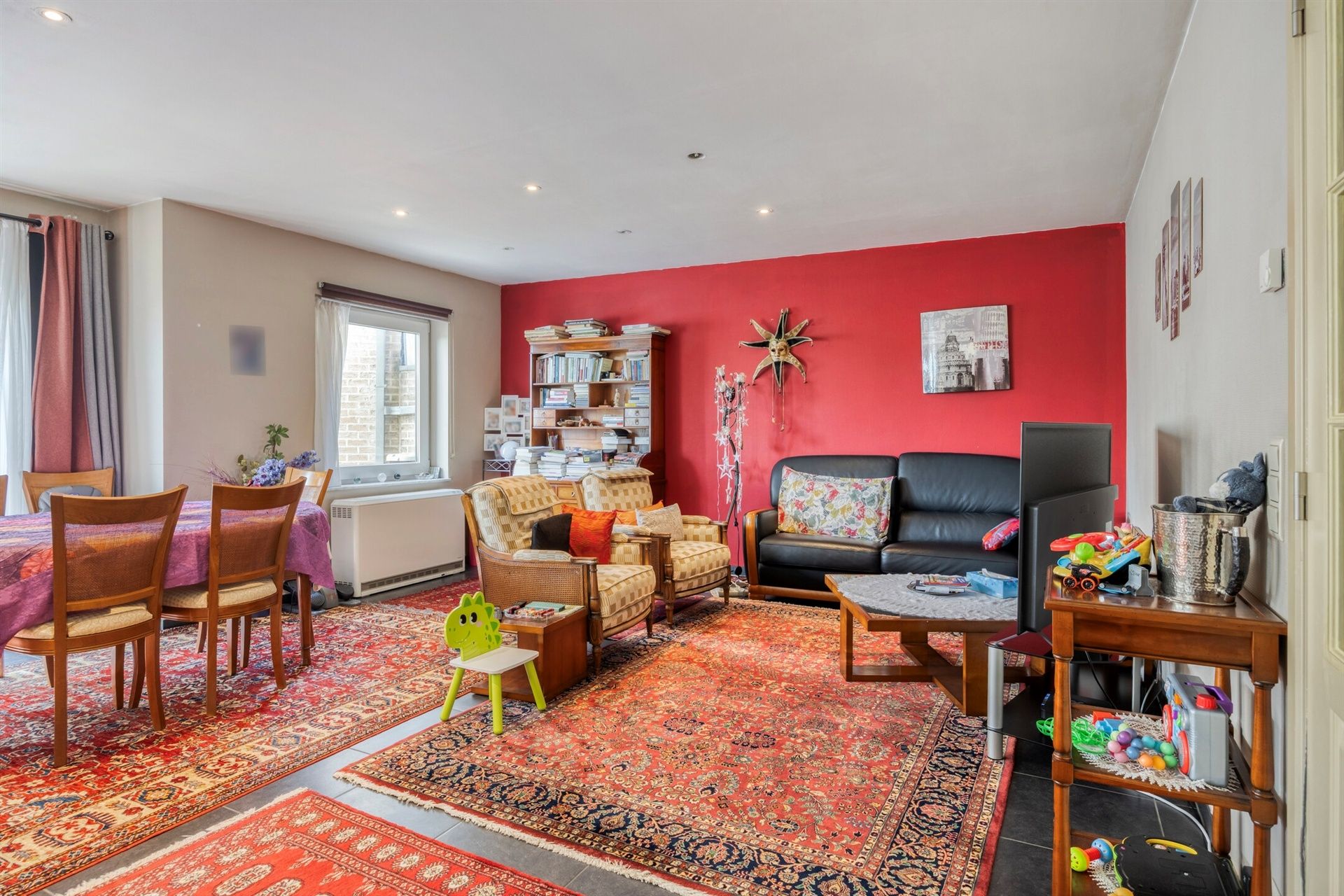 Ruim appartement met 2 kamers en terras foto 4