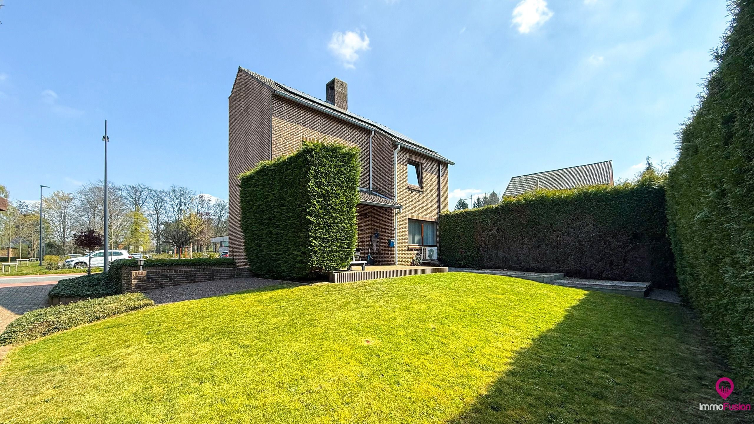 Charmante woning met 3 slaapkamers en inpandige garage! foto 29