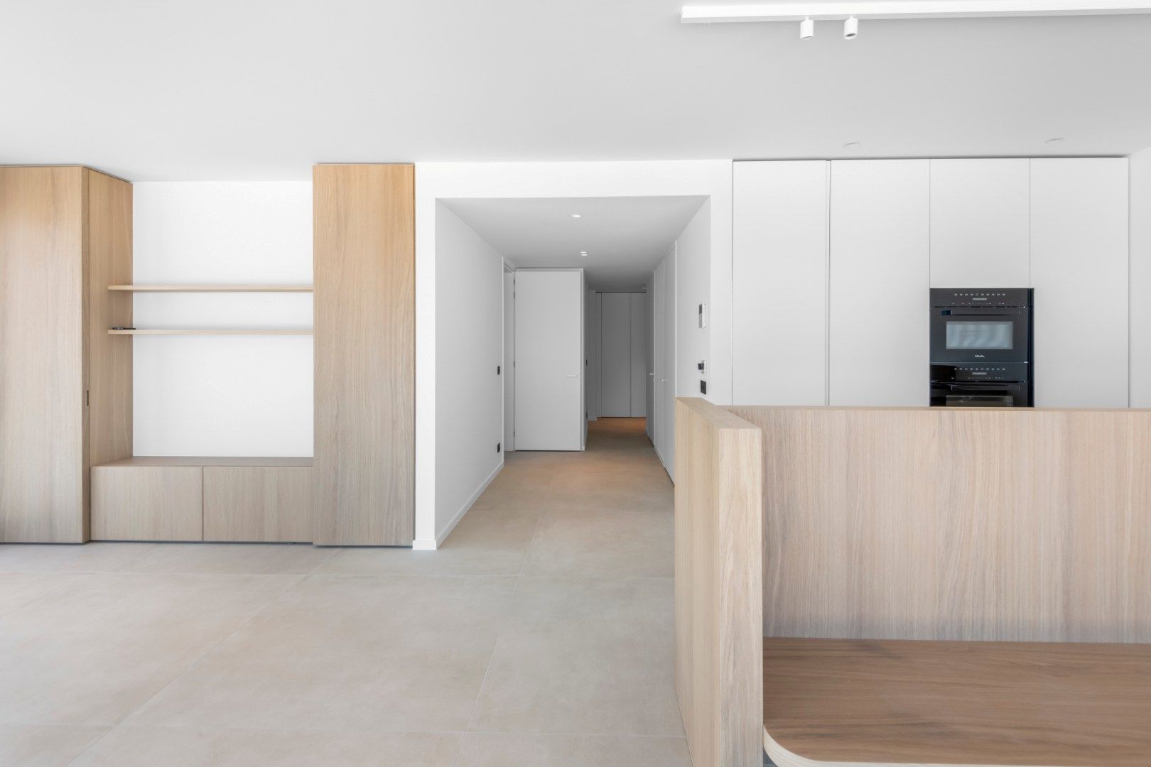 Nieuw, uitzonderlijk hoekappartement met frontaal zeezicht. INCLUSIEF inpandige garagebox.  foto 6