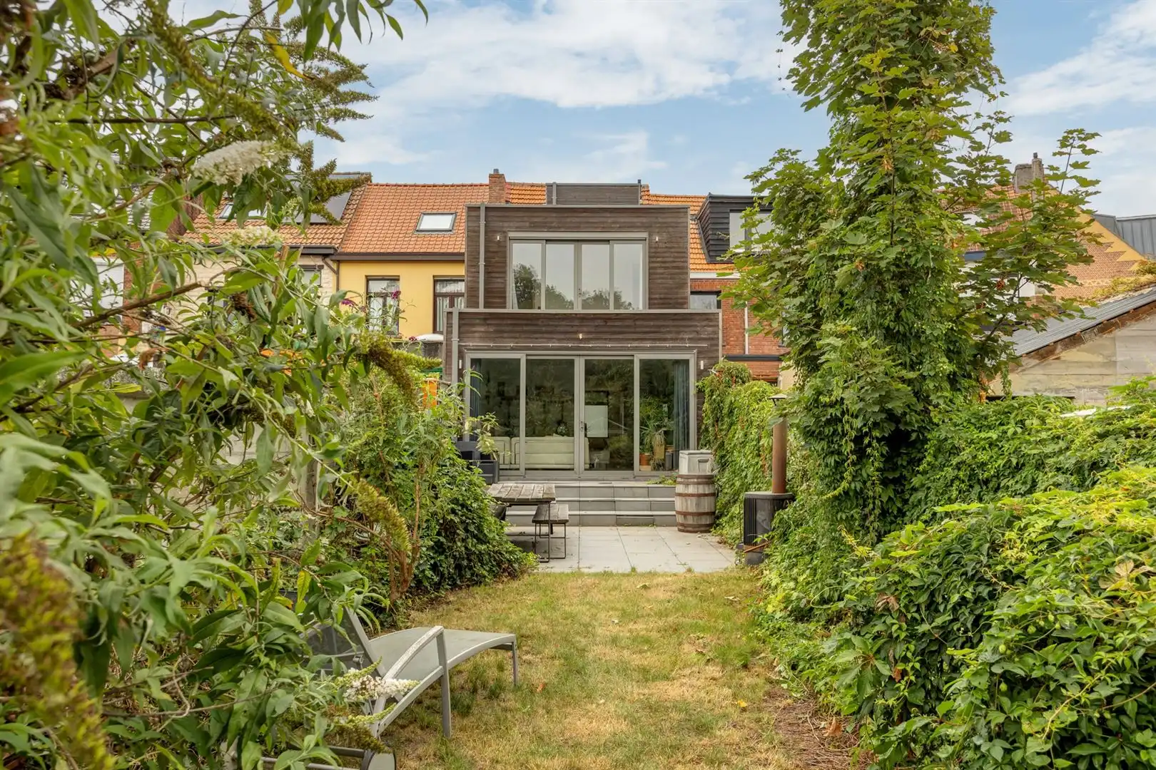 Instapklare energiezuinige burgerwoning in Ekerse dorpskern foto {{pictureIndex}}