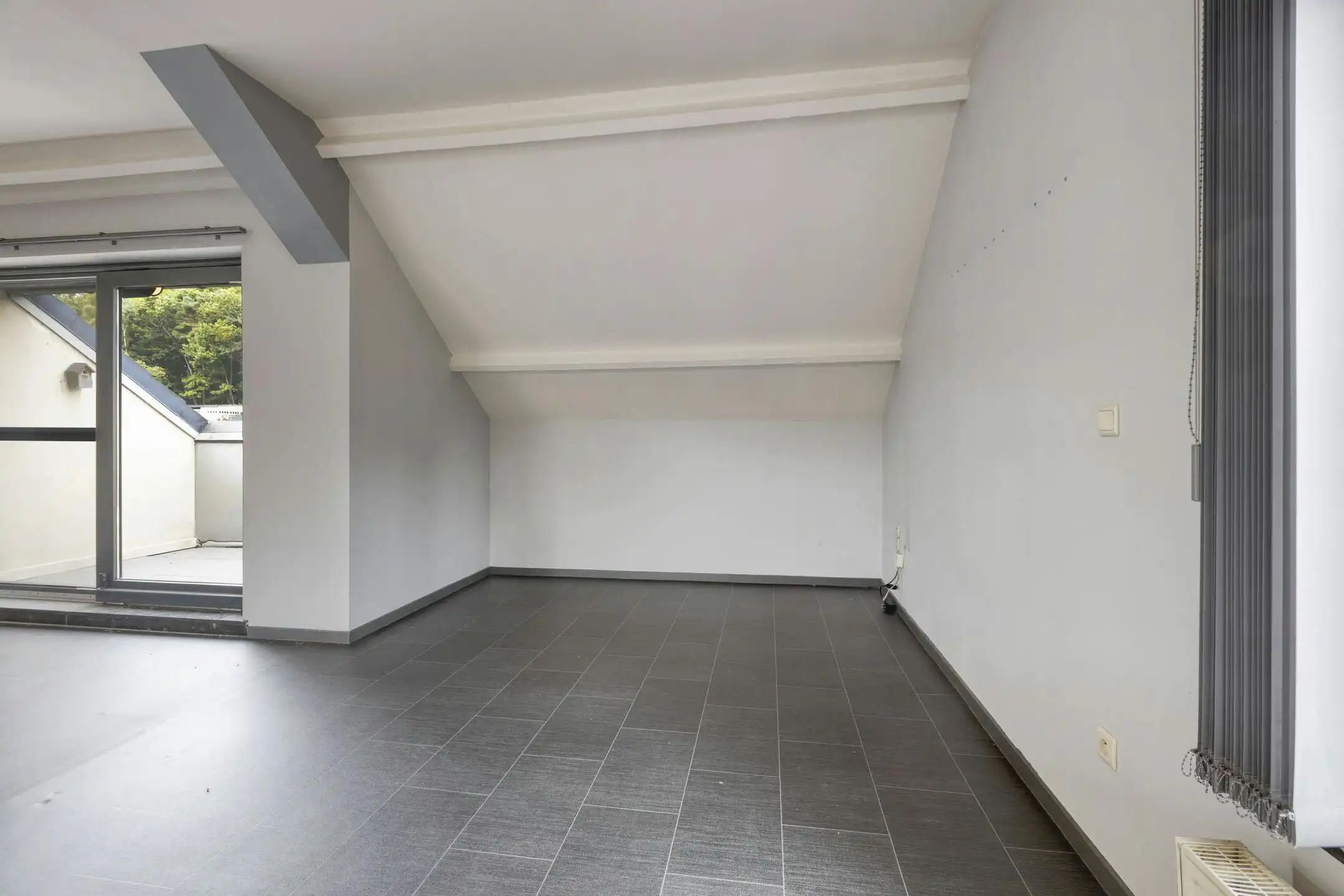 Opbrengsteigendom met 2 appartementen en hangaar te Lummen foto 34